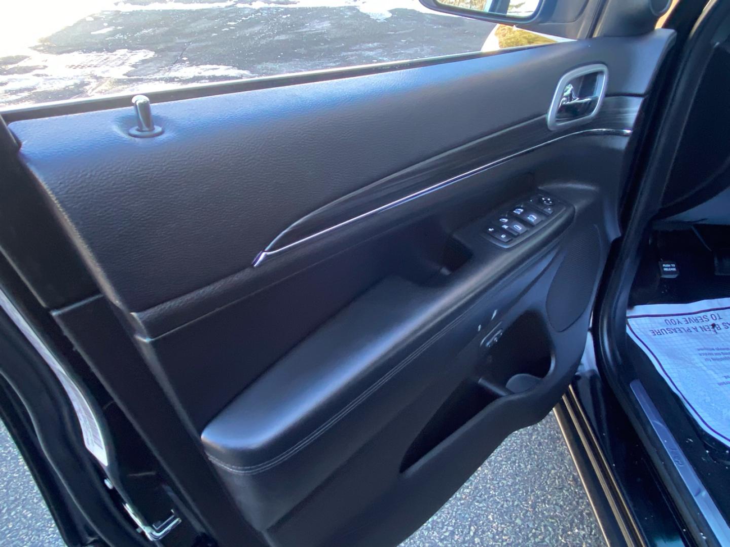 2019 BLACK /Black Jeep Grand Cherokee Limited 4WD (1C4RJFBGXKC) with an 3.6L V6 DOHC 24V engine, Automatic transmission, located at 215 Milton St, Dedham, MA, 02026, (781) 329-5144, 42.241905, -71.157295 - Step into this sleek 2019 Jeep Grand Cherokee, where luxury meets adventure. With a vehicle history report readily available, you can have peace of mind as you hit the road in style. Buckle up and feel the power under the hood as you cruise down the highway, knowing that safety is a top priority wit - Photo#14