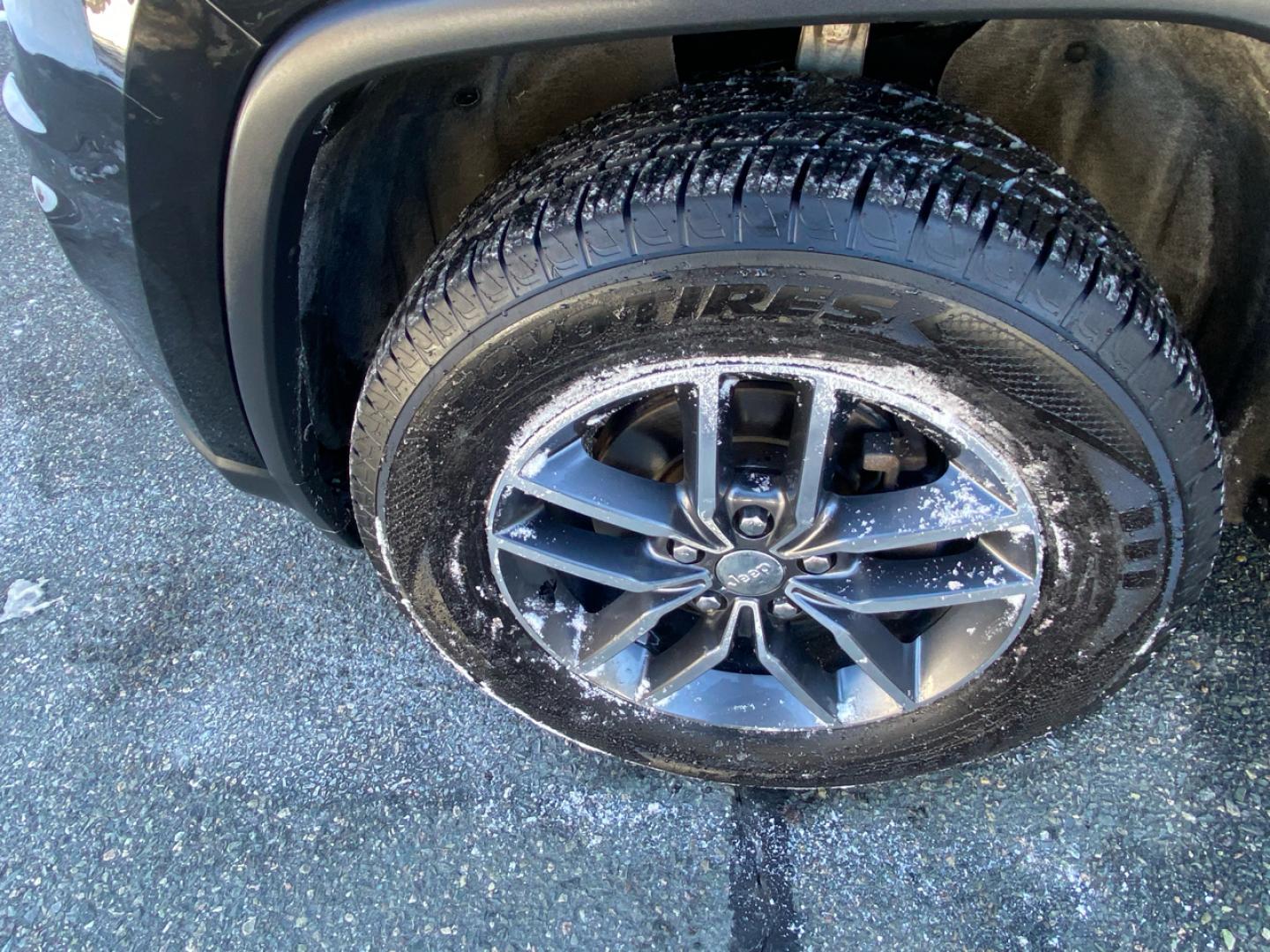 2019 BLACK /Black Jeep Grand Cherokee Limited 4WD (1C4RJFBGXKC) with an 3.6L V6 DOHC 24V engine, Automatic transmission, located at 215 Milton St, Dedham, MA, 02026, (781) 329-5144, 42.241905, -71.157295 - Step into this sleek 2019 Jeep Grand Cherokee, where luxury meets adventure. With a vehicle history report readily available, you can have peace of mind as you hit the road in style. Buckle up and feel the power under the hood as you cruise down the highway, knowing that safety is a top priority wit - Photo#21
