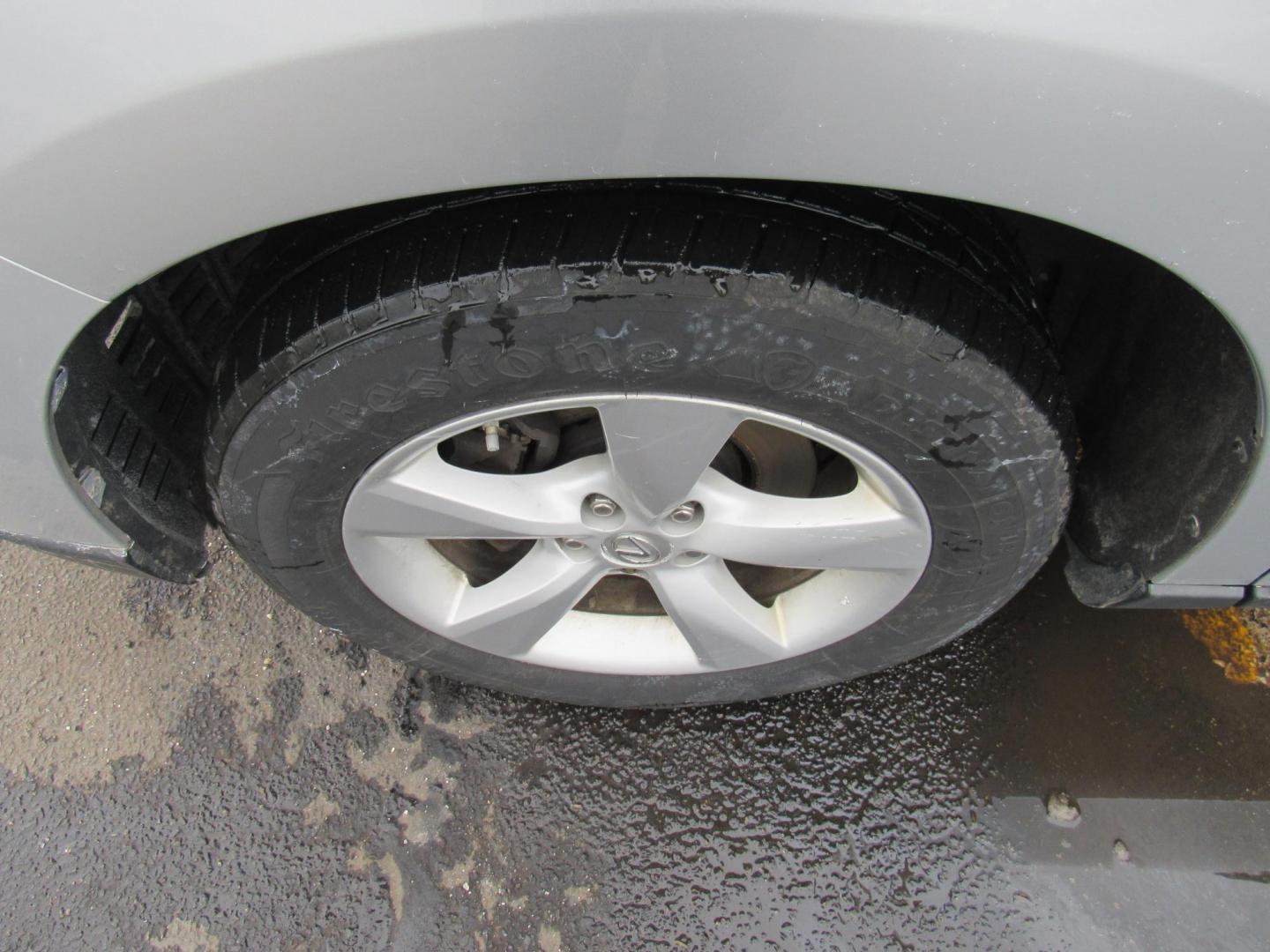 2015 SILVER /Gray Lexus RX 350 AWD (2T2BK1BA2FC) with an 3.5L V6 DOHC 24V engine, 6-Speed Automatic transmission, located at 215 Milton St, Dedham, MA, 02026, (781) 329-5144, 42.241905, -71.157295 - This nice SUV is in excellent condition. Loaded up with Leather. All ASPI Motor Cars vehicles are fully serviced before they are delivered. Comes with a 3/3 warranty included in the price. Call for details. Prices on all vehicles do not include $299.95 Documentation fee, as well as Massachusetts - Photo#10