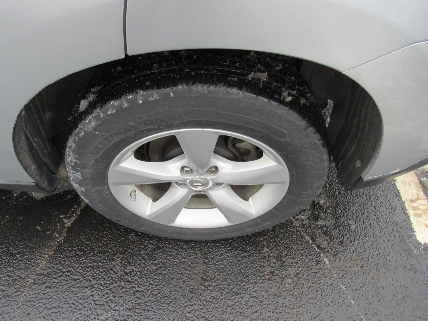 2015 SILVER /Gray Lexus RX 350 AWD (2T2BK1BA2FC) with an 3.5L V6 DOHC 24V engine, 6-Speed Automatic transmission, located at 215 Milton St, Dedham, MA, 02026, (781) 329-5144, 42.241905, -71.157295 - This nice SUV is in excellent condition. Loaded up with Leather. All ASPI Motor Cars vehicles are fully serviced before they are delivered. Comes with a 3/3 warranty included in the price. Call for details. Prices on all vehicles do not include $299.95 Documentation fee, as well as Massachusetts - Photo#11