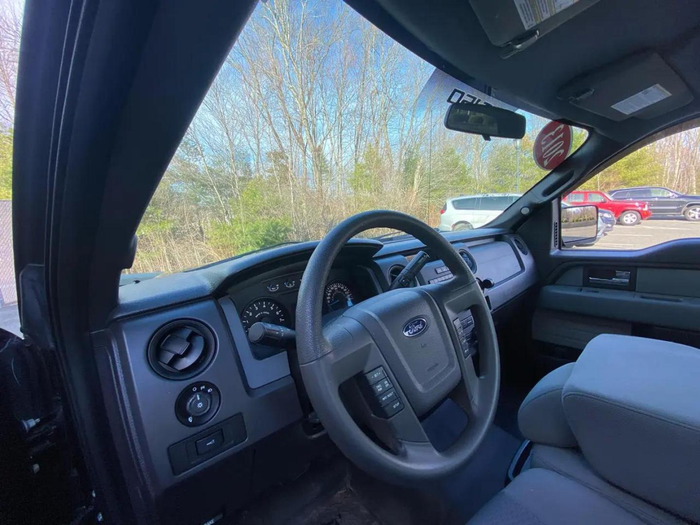 2013 BLACK /gray Ford F-150 SR-5 (1FTMF1EM5DF) with an 3.5L V6 SOHC 24V engine, Automatic transmission, located at 215 Milton St, Dedham, MA, 02026, (781) 329-5144, 42.241905, -71.157295 - Get ready to hit the road in style with this sleek and powerful 2013 Ford F-150! This black beauty not only looks great but packs a punch with its 4WD/AWD capability, ensuring you can handle any terrain with ease. Safety is a top priority with ABS brakes, traction control, and a full array of airbag - Photo#8