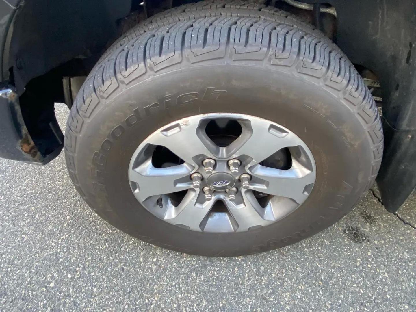 2013 BLACK /gray Ford F-150 SR-5 (1FTMF1EM5DF) with an 3.5L V6 SOHC 24V engine, Automatic transmission, located at 215 Milton St, Dedham, MA, 02026, (781) 329-5144, 42.241905, -71.157295 - Get ready to hit the road in style with this sleek and powerful 2013 Ford F-150! This black beauty not only looks great but packs a punch with its 4WD/AWD capability, ensuring you can handle any terrain with ease. Safety is a top priority with ABS brakes, traction control, and a full array of airbag - Photo#14