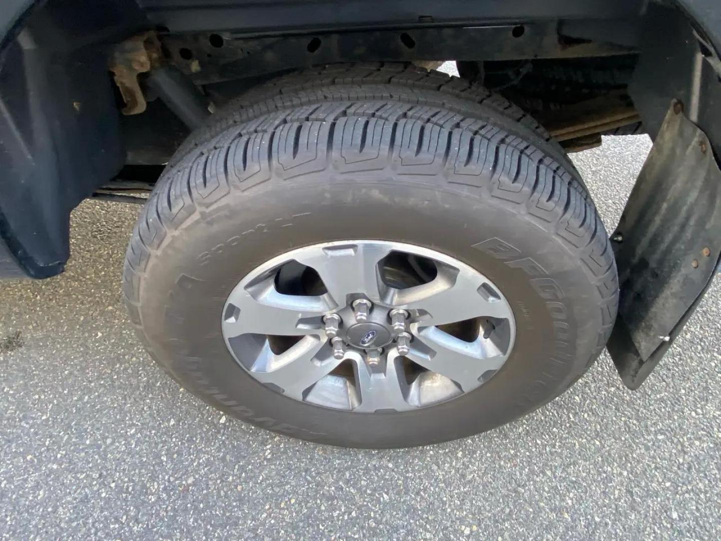 2013 BLACK /gray Ford F-150 SR-5 (1FTMF1EM5DF) with an 3.5L V6 SOHC 24V engine, Automatic transmission, located at 215 Milton St, Dedham, MA, 02026, (781) 329-5144, 42.241905, -71.157295 - Get ready to hit the road in style with this sleek and powerful 2013 Ford F-150! This black beauty not only looks great but packs a punch with its 4WD/AWD capability, ensuring you can handle any terrain with ease. Safety is a top priority with ABS brakes, traction control, and a full array of airbag - Photo#16