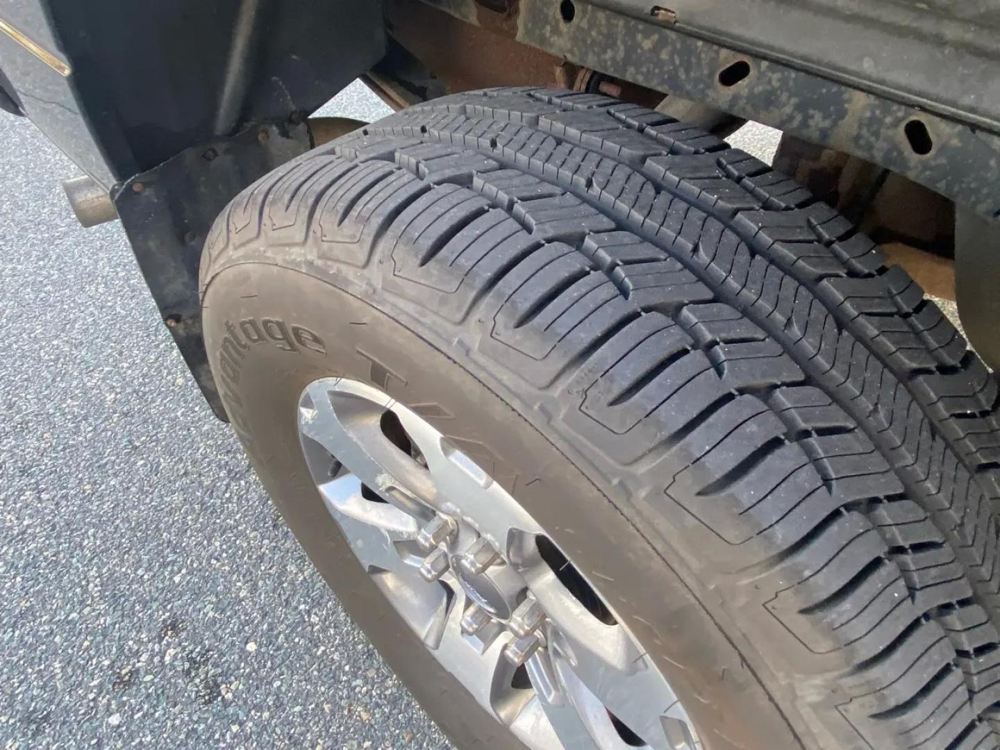 2013 BLACK /gray Ford F-150 SR-5 (1FTMF1EM5DF) with an 3.5L V6 SOHC 24V engine, Automatic transmission, located at 215 Milton St, Dedham, MA, 02026, (781) 329-5144, 42.241905, -71.157295 - Get ready to hit the road in style with this sleek and powerful 2013 Ford F-150! This black beauty not only looks great but packs a punch with its 4WD/AWD capability, ensuring you can handle any terrain with ease. Safety is a top priority with ABS brakes, traction control, and a full array of airbag- Photo#16