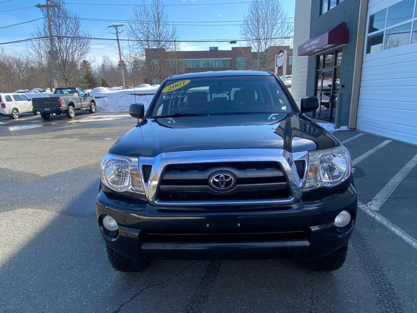 2007 BLACK /Tan Toyota TACOMA SR-5 (1FTMF1EM5DF) with an 3.5L V6 SOHC 24V engine, Automatic transmission, located at 215 Milton St, Dedham, MA, 02026, (781) 329-5144, 42.241905, -71.157295 - Introducing this sleek Black 2007 Toyota Tacoma! This rugged beauty is the perfect blend of style, versatility, and reliability. With its powerful engine and 4WD/AWD capabilities, this truck is ready to conquer any road ahead. The deep tinted glass adds a touch of mystery while keeping you cool on t - Photo#6