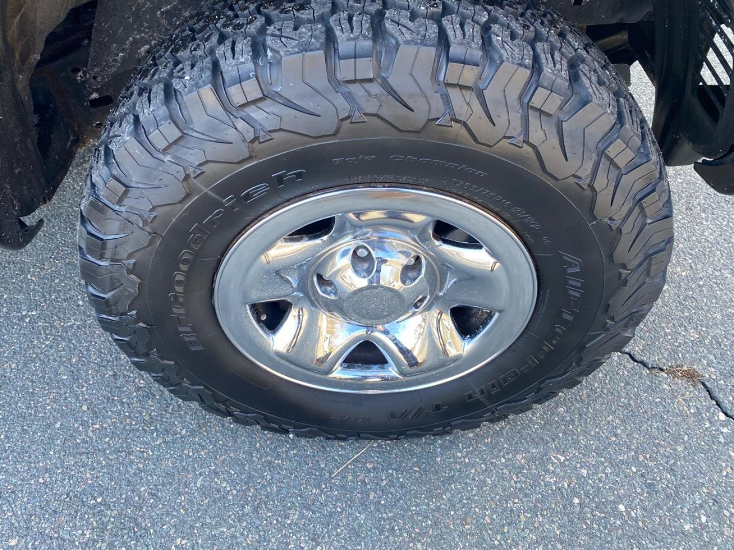 2007 BLACK /Tan Toyota Tacoma Double Cab Long Bed V6 Auto 4WD (5TEMU52N57Z) with an 4.0L V6 DOHC 24V engine, 5-Speed Automatic Overdrive transmission, located at 215 Milton St, Dedham, MA, 02026, (781) 329-5144, 42.241905, -71.157295 - Introducing this sleek Black 2007 Toyota Tacoma! This rugged beauty is the perfect blend of style, versatility, and reliability. With its powerful engine and 4WD/AWD capabilities, this truck is ready to conquer any road ahead. The deep tinted glass adds a touch of mystery while keeping you cool on t - Photo#19