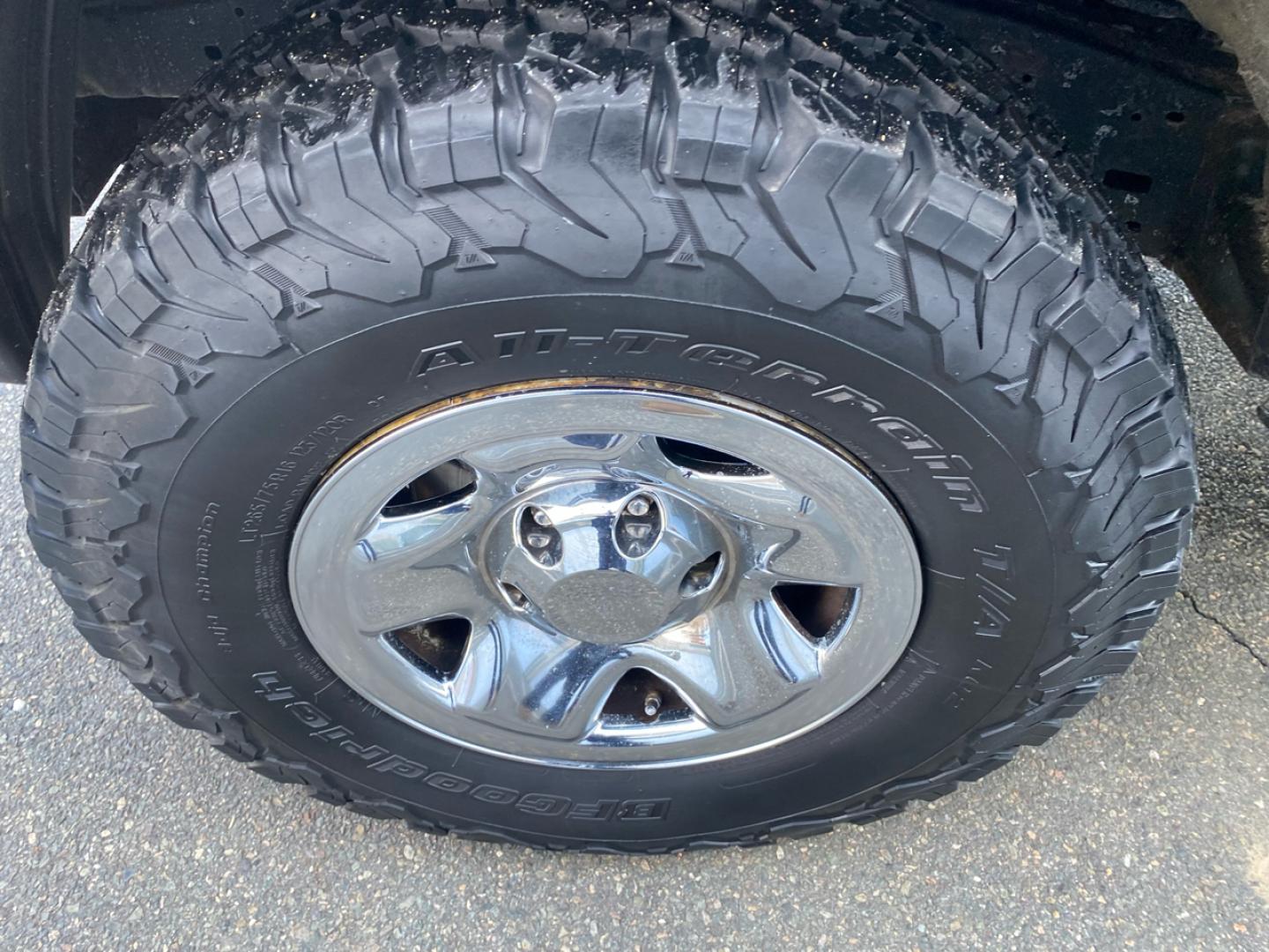 2007 BLACK /Tan Toyota Tacoma Double Cab Long Bed V6 Auto 4WD (5TEMU52N57Z) with an 4.0L V6 DOHC 24V engine, 5-Speed Automatic Overdrive transmission, located at 215 Milton St, Dedham, MA, 02026, (781) 329-5144, 42.241905, -71.157295 - Introducing this sleek Black 2007 Toyota Tacoma! This rugged beauty is the perfect blend of style, versatility, and reliability. With its powerful engine and 4WD/AWD capabilities, this truck is ready to conquer any road ahead. The deep tinted glass adds a touch of mystery while keeping you cool on t - Photo#20