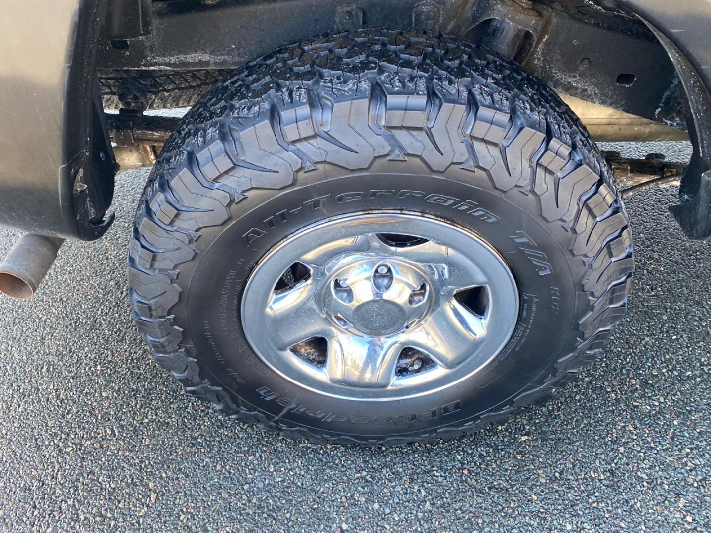2007 BLACK /Tan Toyota Tacoma Double Cab Long Bed V6 Auto 4WD (5TEMU52N57Z) with an 4.0L V6 DOHC 24V engine, 5-Speed Automatic Overdrive transmission, located at 215 Milton St, Dedham, MA, 02026, (781) 329-5144, 42.241905, -71.157295 - Introducing this sleek Black 2007 Toyota Tacoma! This rugged beauty is the perfect blend of style, versatility, and reliability. With its powerful engine and 4WD/AWD capabilities, this truck is ready to conquer any road ahead. The deep tinted glass adds a touch of mystery while keeping you cool on t - Photo#21