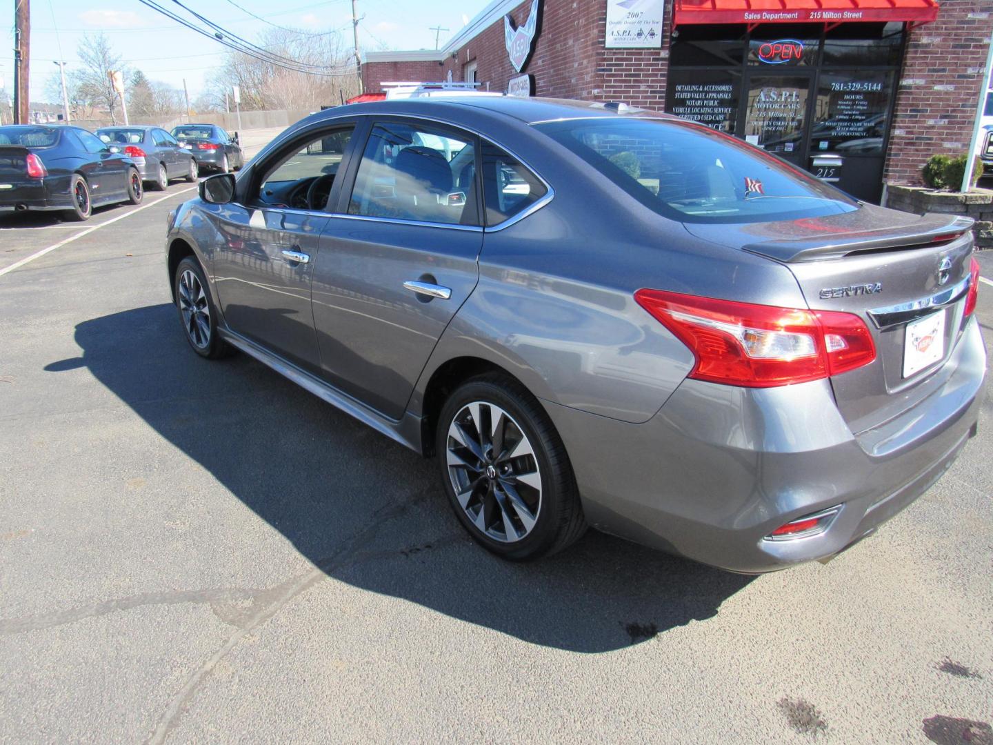 2016 GRAY /Gray Nissan Sentra FE+ S (3N1AB7AP3GY) with an 1.8L L4 SFI DOHC 16V engine, CVT transmission, located at 215 Milton St, Dedham, MA, 02026, (781) 329-5144, 42.241905, -71.157295 - Photo#4