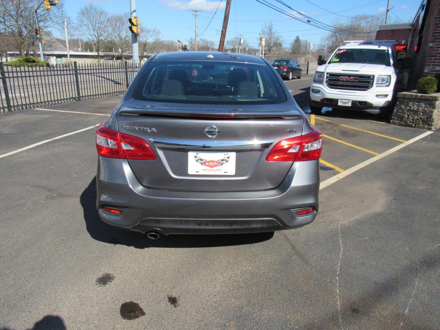 2016 GRAY /Gray Nissan Sentra FE+ S (3N1AB7AP3GY) with an 1.8L L4 SFI DOHC 16V engine, CVT transmission, located at 215 Milton St, Dedham, MA, 02026, (781) 329-5144, 42.241905, -71.157295 - Photo#5