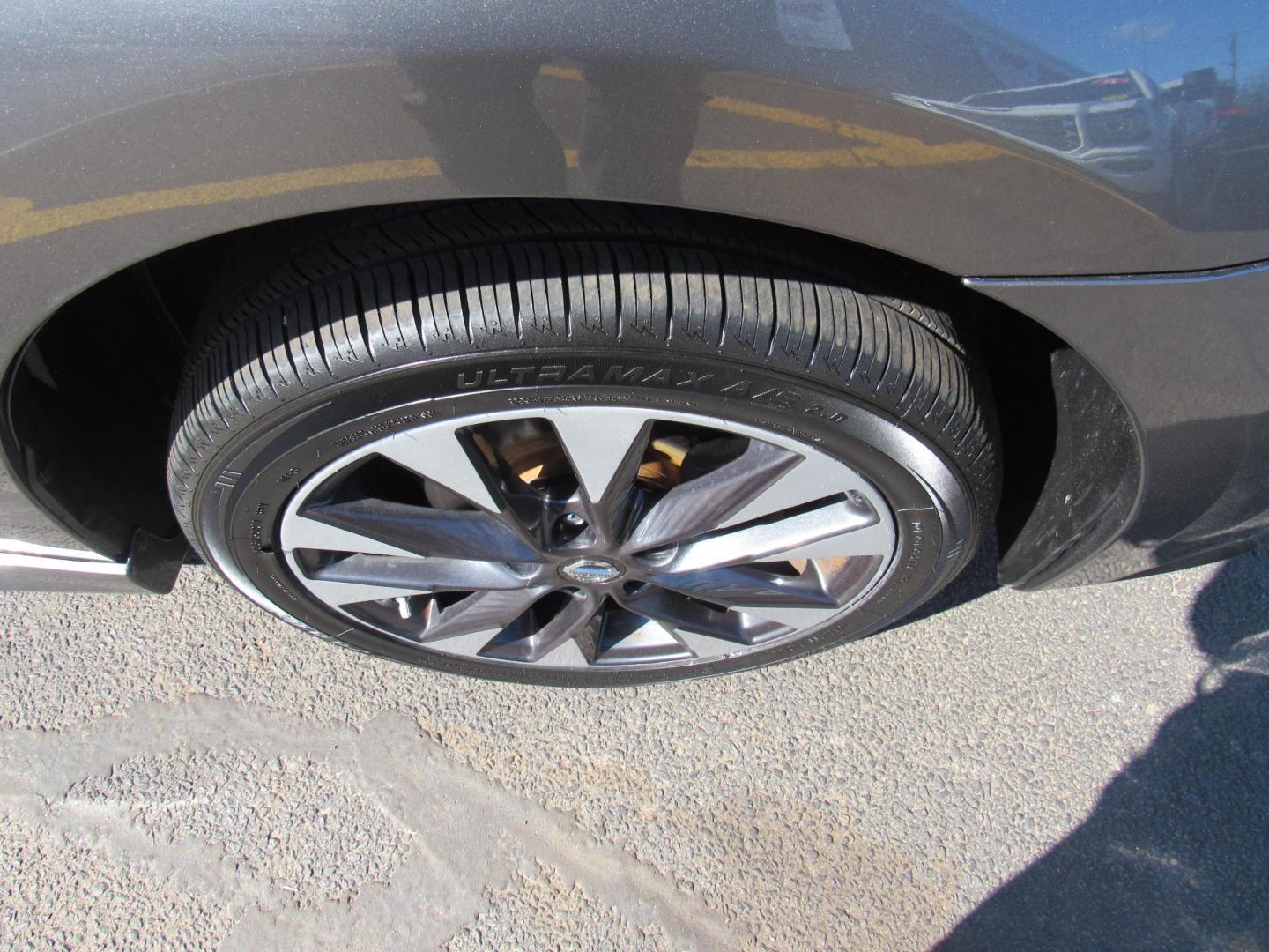 2016 GRAY /Gray Nissan Sentra FE+ S (3N1AB7AP3GY) with an 1.8L L4 SFI DOHC 16V engine, CVT transmission, located at 215 Milton St, Dedham, MA, 02026, (781) 329-5144, 42.241905, -71.157295 - Photo#9