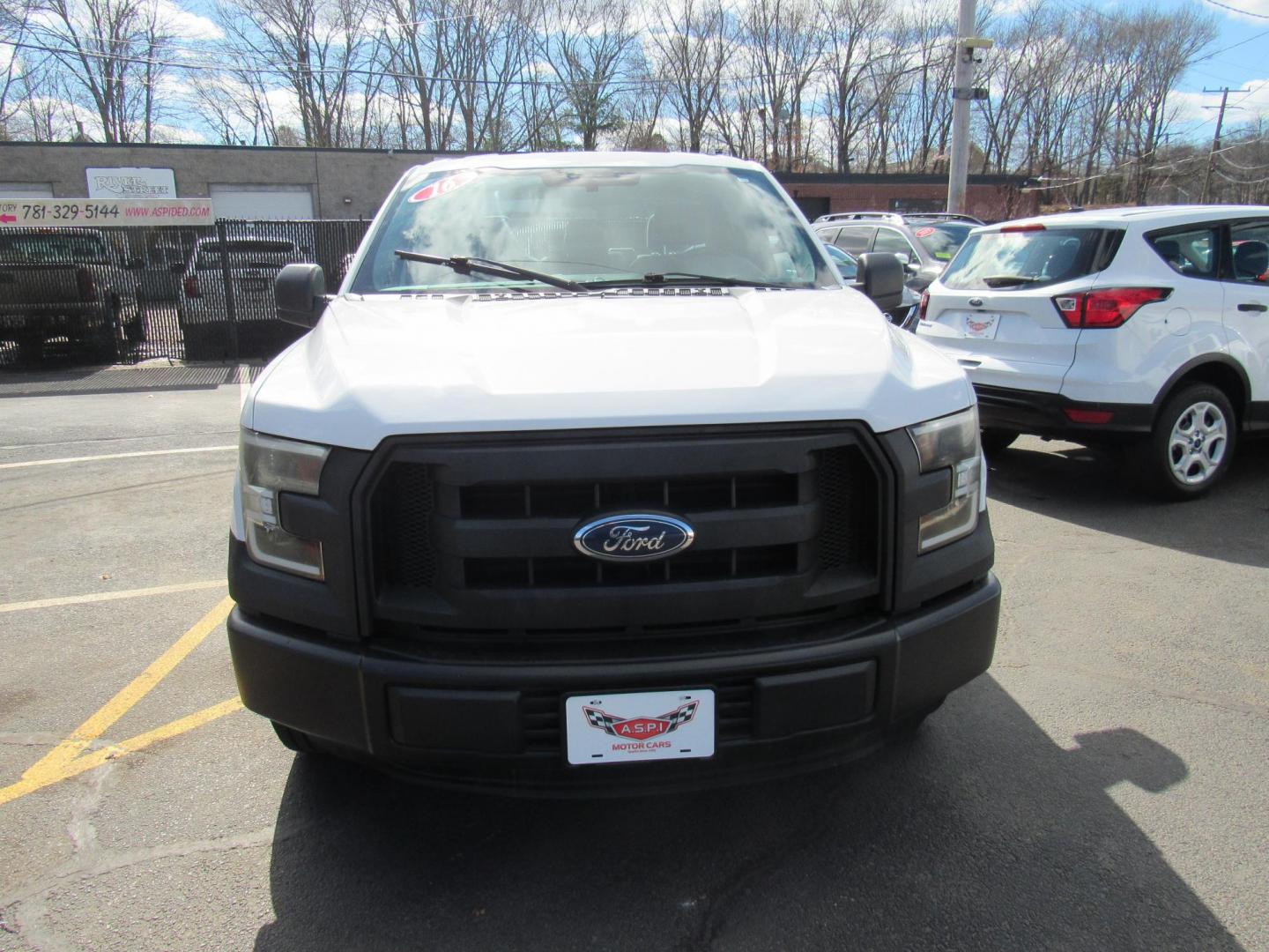 2016 White /Gray Ford F-150 XL SuperCab 6.5-ft. Bed 2WD (1FTEX1C8XGF) with an 3.5L V6 DOHC 24V engine, 6A transmission, located at 215 Milton St, Dedham, MA, 02026, (781) 329-5144, 42.241905, -71.157295 - Photo#1