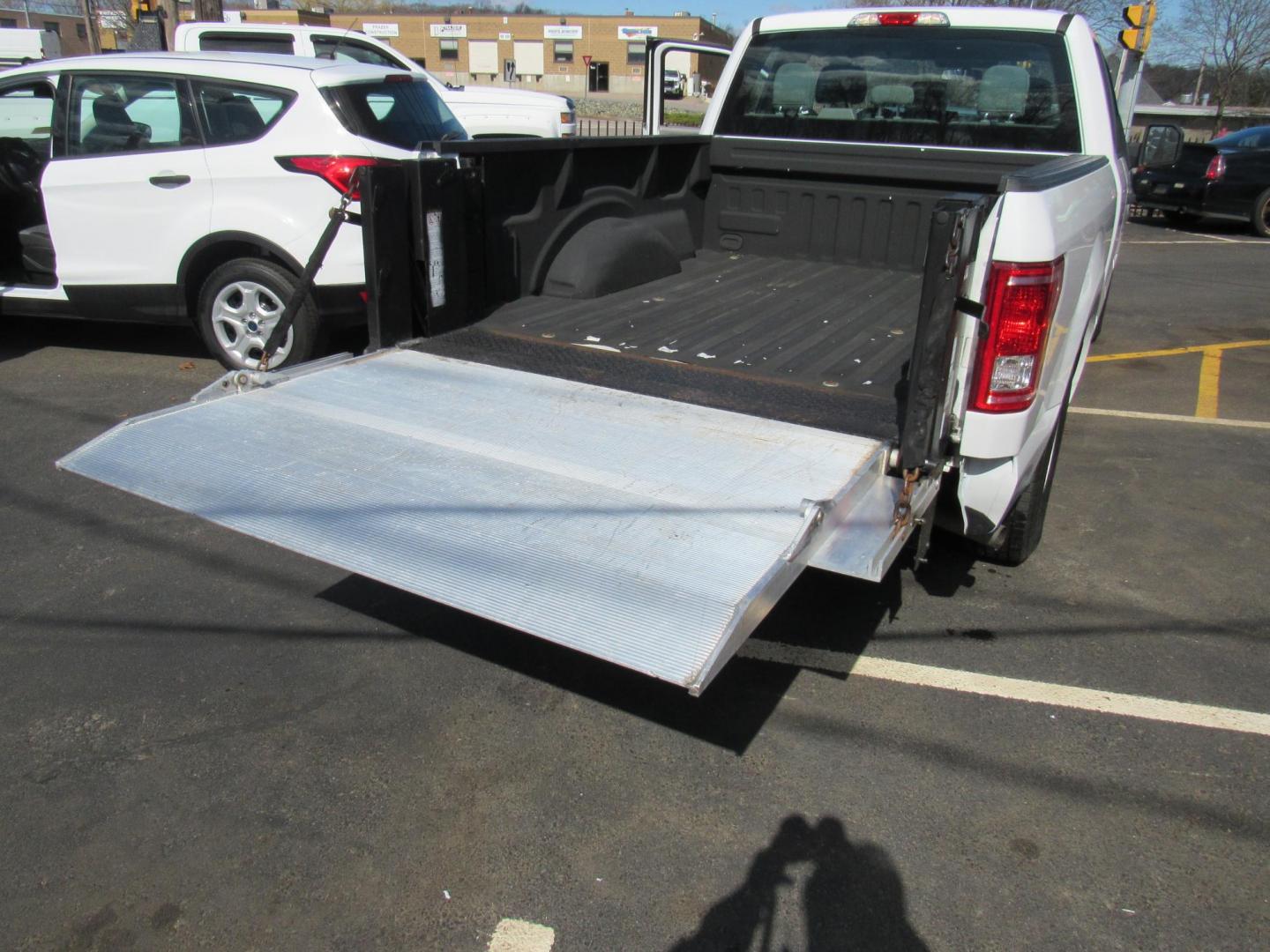 2016 White /Gray Ford F-150 XL SuperCab 6.5-ft. Bed 2WD (1FTEX1C8XGF) with an 3.5L V6 DOHC 24V engine, 6A transmission, located at 215 Milton St, Dedham, MA, 02026, (781) 329-5144, 42.241905, -71.157295 - Photo#12