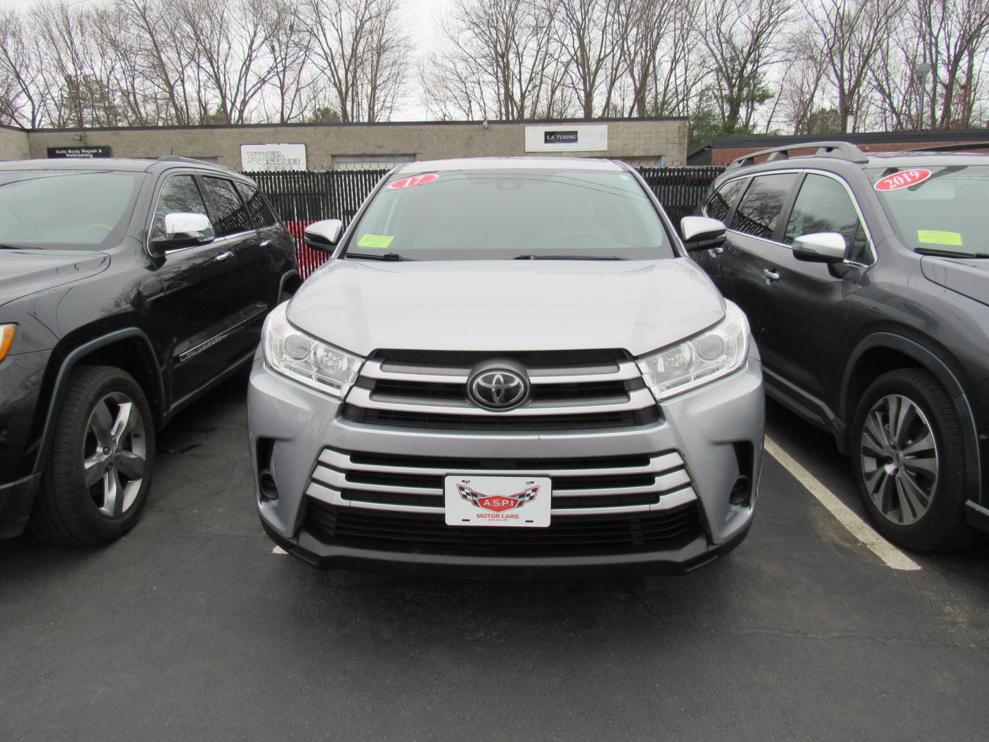 2017 SILVER /Gray Toyota Highlander LE FWD I4 (5TDZARFH4HS) with an 2.7L L4 DOHC 16V engine, 6A transmission, located at 215 Milton St, Dedham, MA, 02026, (781) 329-5144, 42.241905, -71.157295 - This dependable 7 passenger vehicle is ready for the family. The vehicle has a few scratches and paint work but overall is very clean. Runs great. All ASPI Motor Cars vehicles are fully serviced before they are delivered to assure the highest quality used vehicles. Come with a 3/3 warranty included - Photo#1