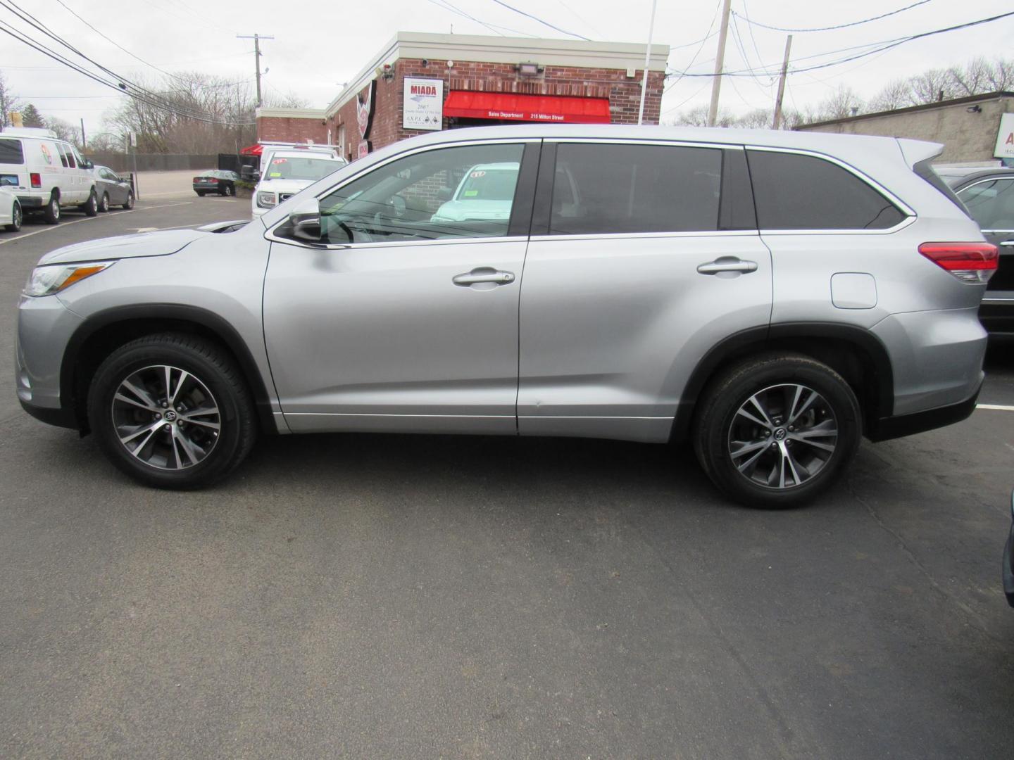 2017 SILVER /Gray Toyota Highlander LE FWD I4 (5TDZARFH4HS) with an 2.7L L4 DOHC 16V engine, 6A transmission, located at 215 Milton St, Dedham, MA, 02026, (781) 329-5144, 42.241905, -71.157295 - This dependable 7 passenger vehicle is ready for the family. The vehicle has a few scratches and paint work but overall is very clean. Runs great. All ASPI Motor Cars vehicles are fully serviced before they are delivered to assure the highest quality used vehicles. Come with a 3/3 warranty included - Photo#3