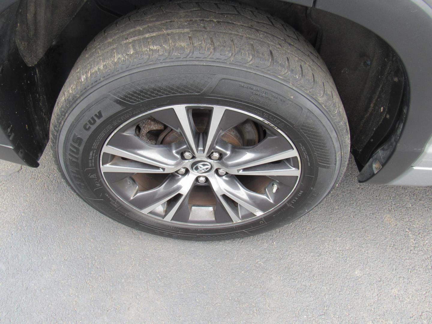 2017 SILVER /Gray Toyota Highlander LE FWD I4 (5TDZARFH4HS) with an 2.7L L4 DOHC 16V engine, 6A transmission, located at 215 Milton St, Dedham, MA, 02026, (781) 329-5144, 42.241905, -71.157295 - This dependable 7 passenger vehicle is ready for the family. The vehicle has a few scratches and paint work but overall is very clean. Runs great. All ASPI Motor Cars vehicles are fully serviced before they are delivered to assure the highest quality used vehicles. Come with a 3/3 warranty included - Photo#8