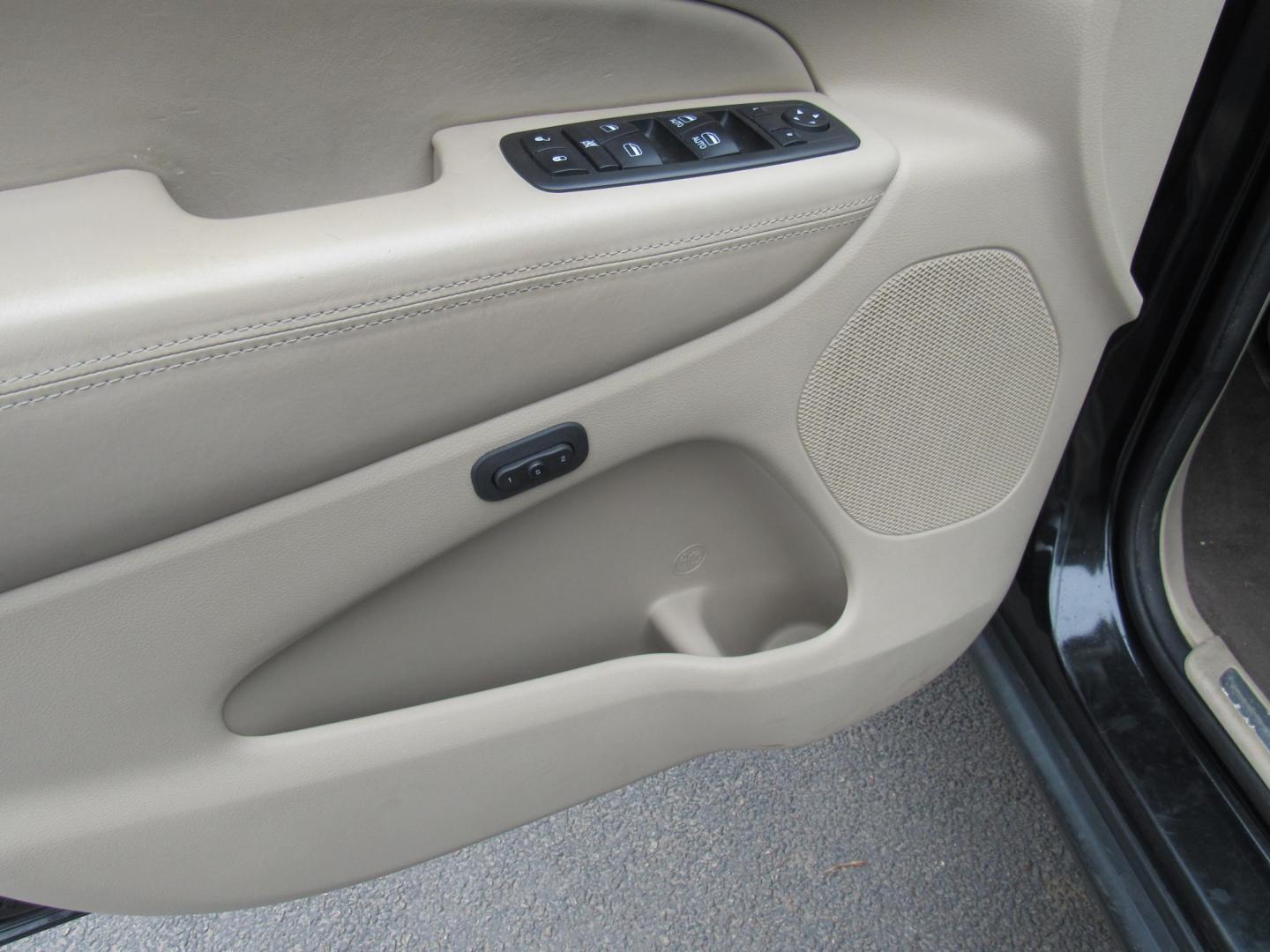 2013 BLACK /Tan Jeep Grand Cherokee Overland 4WD (1C4RJFCT6DC) with an 5.7L V8 OHV 16V engine, 5-Speed Automatic transmission, located at 215 Milton St, Dedham, MA, 02026, (781) 329-5144, 42.241905, -71.157295 - There is not many options this low mile Grand Cherokee does not have. Summit edition, panoramic roof, Leather, Loaded up. In excellent condition for the year, you won't believe it is a 2013. All ASPI Motor Cars vehicles are fully serviced before they are delivered to assure the highest quality used - Photo#15