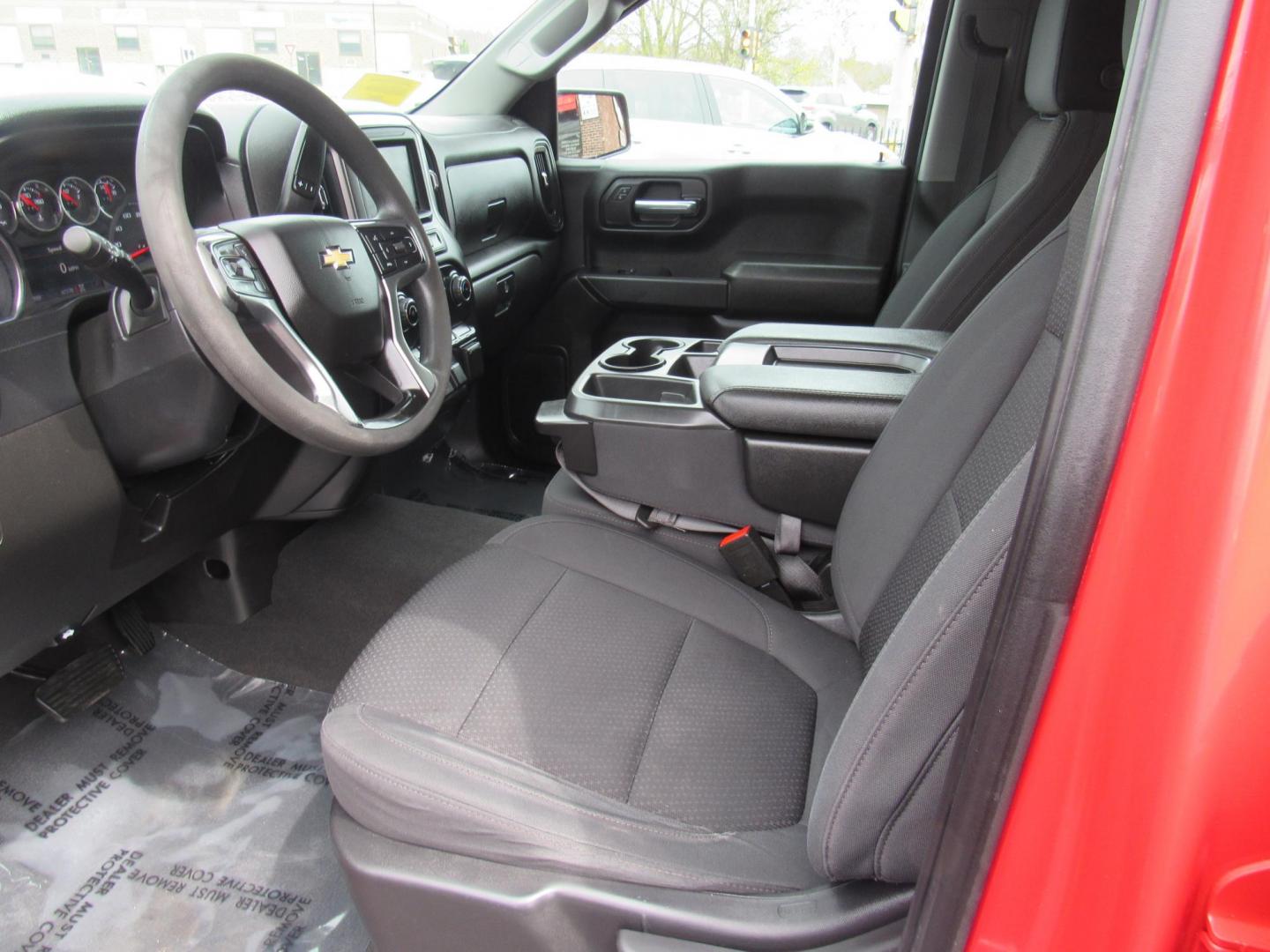 2021 Red /Gray Chevrolet Silverado 1500 Custom Crew Cab Short Box 4WD (1GCPYBEKXMZ) with an 2.7L L4 DOHC 16V TURBO engine, 6A transmission, located at 215 Milton St, Dedham, MA, 02026, (781) 329-5144, 42.241905, -71.157295 - Photo#14