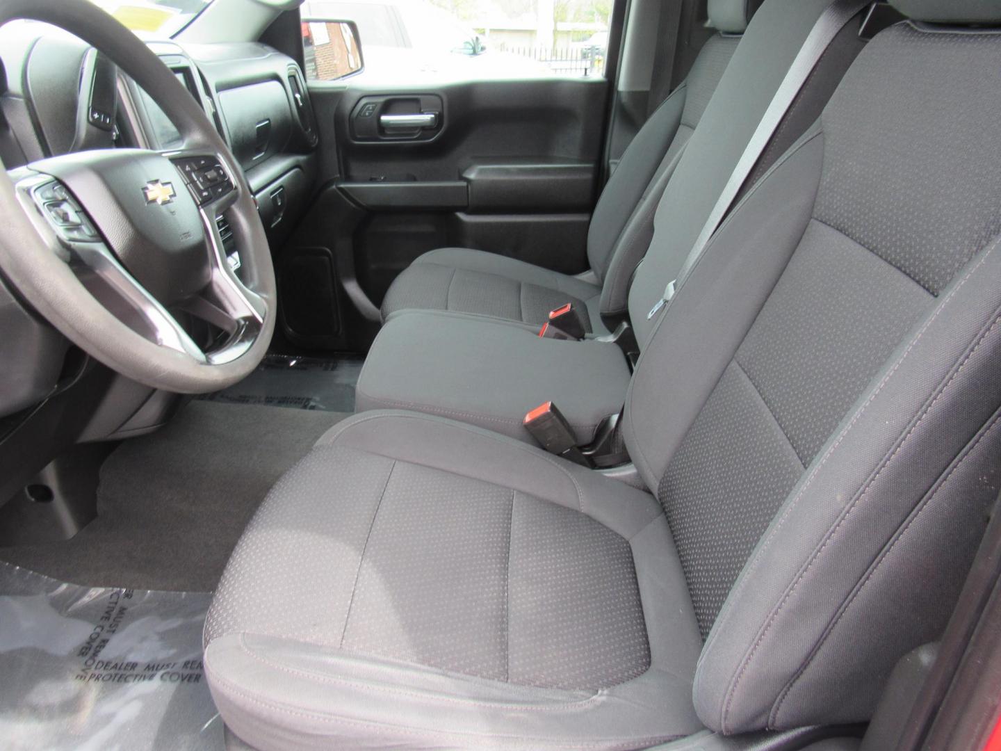 2021 Red /Gray Chevrolet Silverado 1500 Custom Crew Cab Short Box 4WD (1GCPYBEKXMZ) with an 2.7L L4 DOHC 16V TURBO engine, 6A transmission, located at 215 Milton St, Dedham, MA, 02026, (781) 329-5144, 42.241905, -71.157295 - Photo#15