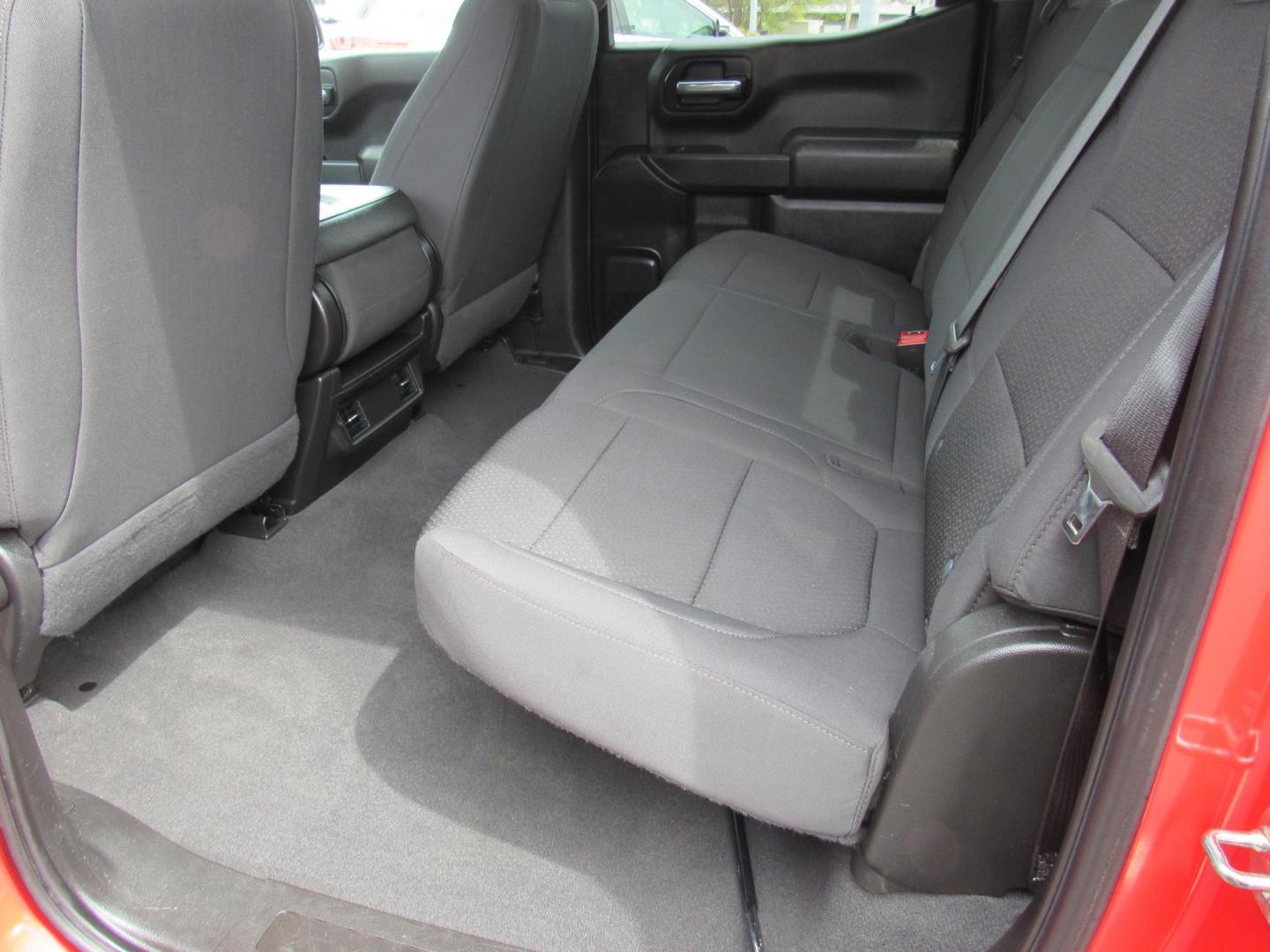 2021 Red /Gray Chevrolet Silverado 1500 Custom Crew Cab Short Box 4WD (1GCPYBEKXMZ) with an 2.7L L4 DOHC 16V TURBO engine, 6A transmission, located at 215 Milton St, Dedham, MA, 02026, (781) 329-5144, 42.241905, -71.157295 - Photo#16