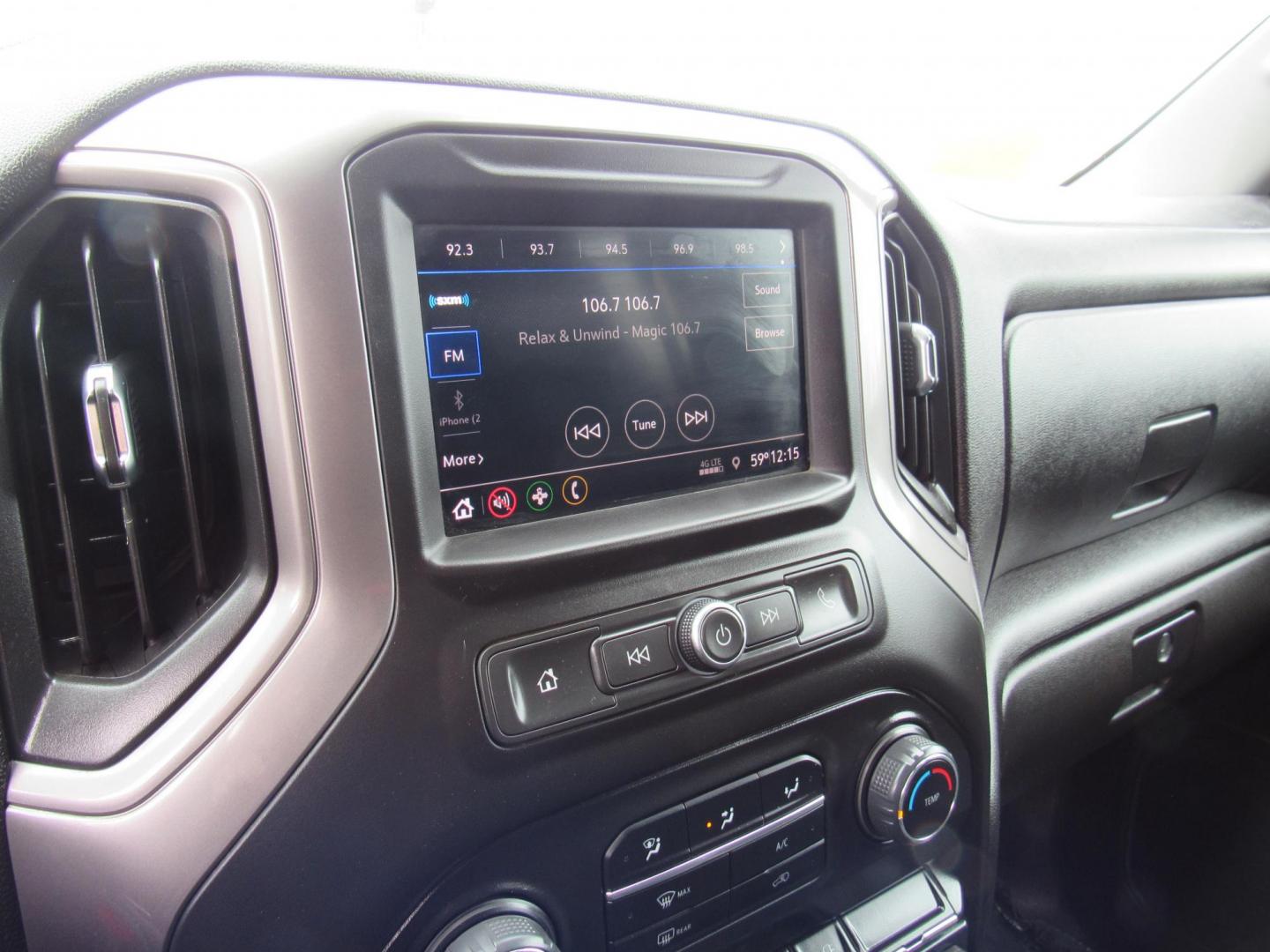 2021 Red /Gray Chevrolet Silverado 1500 Custom Crew Cab Short Box 4WD (1GCPYBEKXMZ) with an 2.7L L4 DOHC 16V TURBO engine, 6A transmission, located at 215 Milton St, Dedham, MA, 02026, (781) 329-5144, 42.241905, -71.157295 - Photo#18