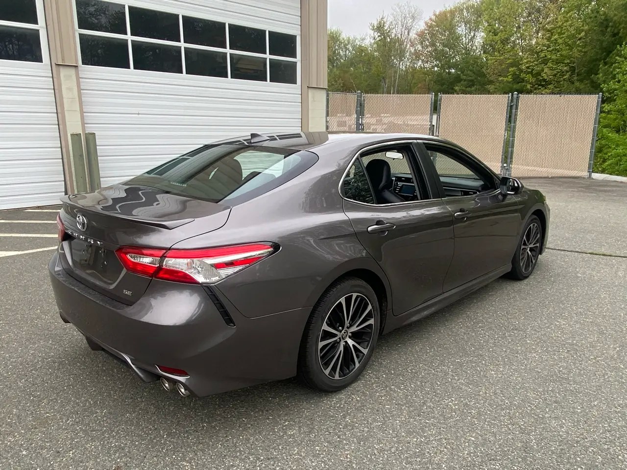 View vehicle photo 4