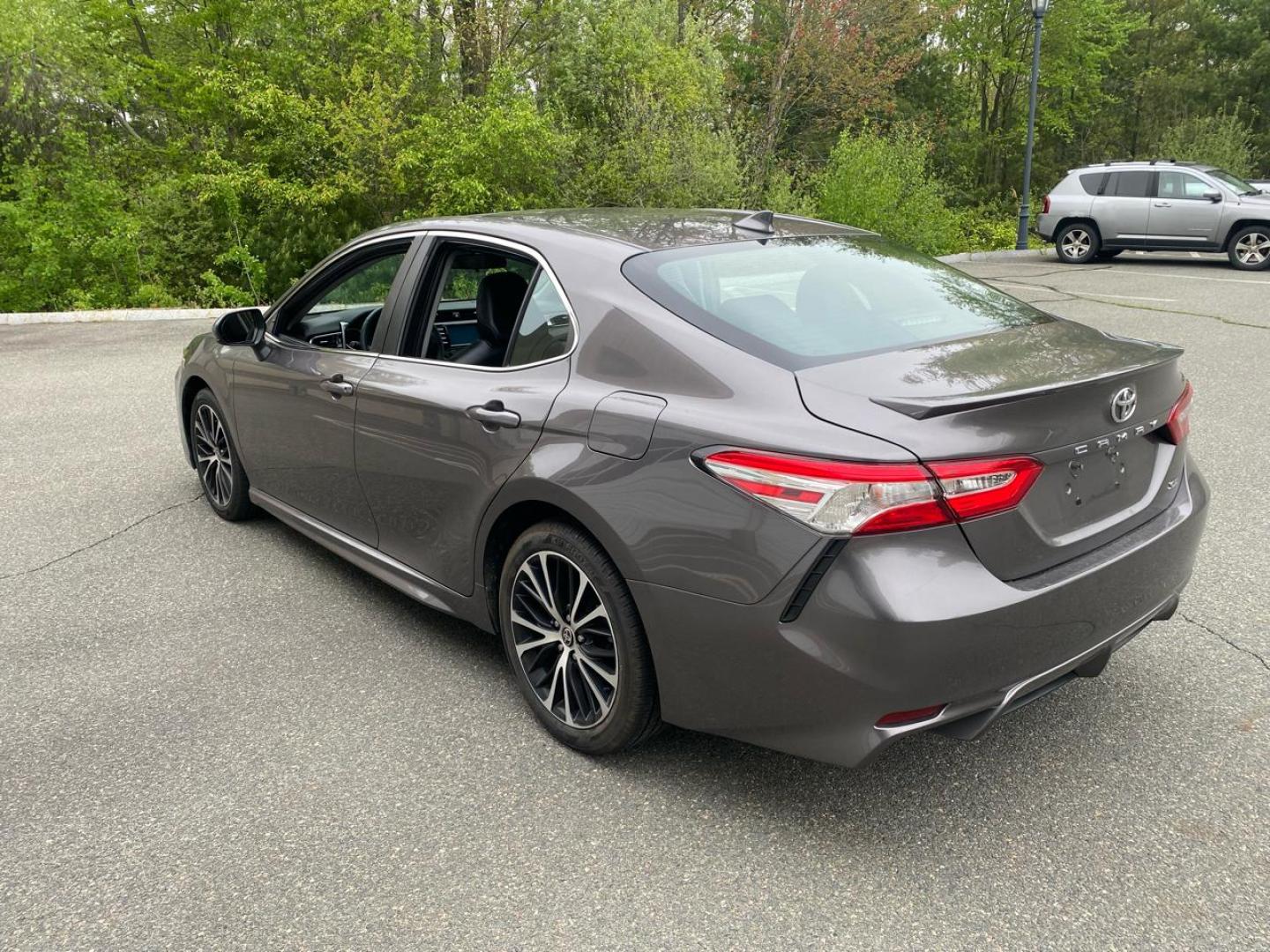 2020 bronze /Grey Toyota Camry SE (4T1G11AK3LU) with an 2.5L L4 DOHC 16V engine, 8A transmission, located at 215 Milton St, Dedham, MA, 02026, (781) 329-5144, 42.241905, -71.157295 - Get ready to cruise in style with this sleek Bronze 2020 Toyota Camry! This beauty not only offers a smooth ride but also prioritizes safety with features like Child Safety Door Locks and multiple airbags. Worried about theft? No need to fret, as this car comes equipped with Vehicle Anti-Theft techn - Photo#6