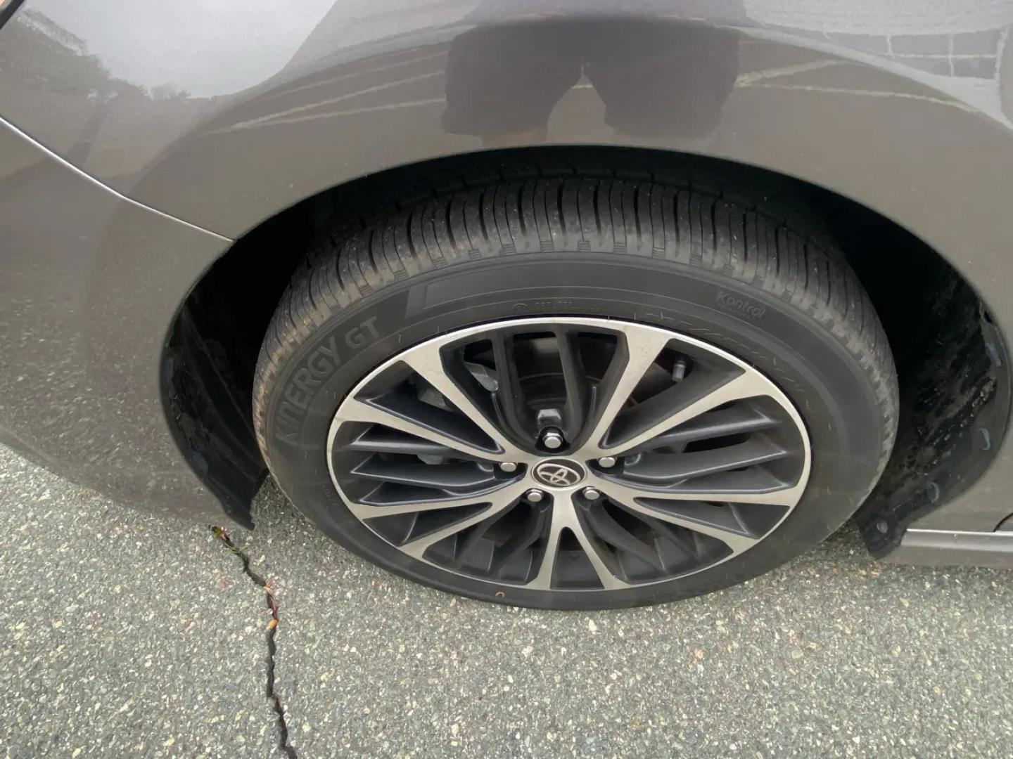 2020 bronze /Grey Toyota Camry SE (4T1G11AK3LU) with an 2.5L L4 DOHC 16V engine, 8A transmission, located at 215 Milton St, Dedham, MA, 02026, (781) 329-5144, 42.241905, -71.157295 - Get ready to cruise in style with this sleek Bronze 2020 Toyota Camry! This beauty not only offers a smooth ride but also prioritizes safety with features like Child Safety Door Locks and multiple airbags. Worried about theft? No need to fret, as this car comes equipped with Vehicle Anti-Theft techn - Photo#18