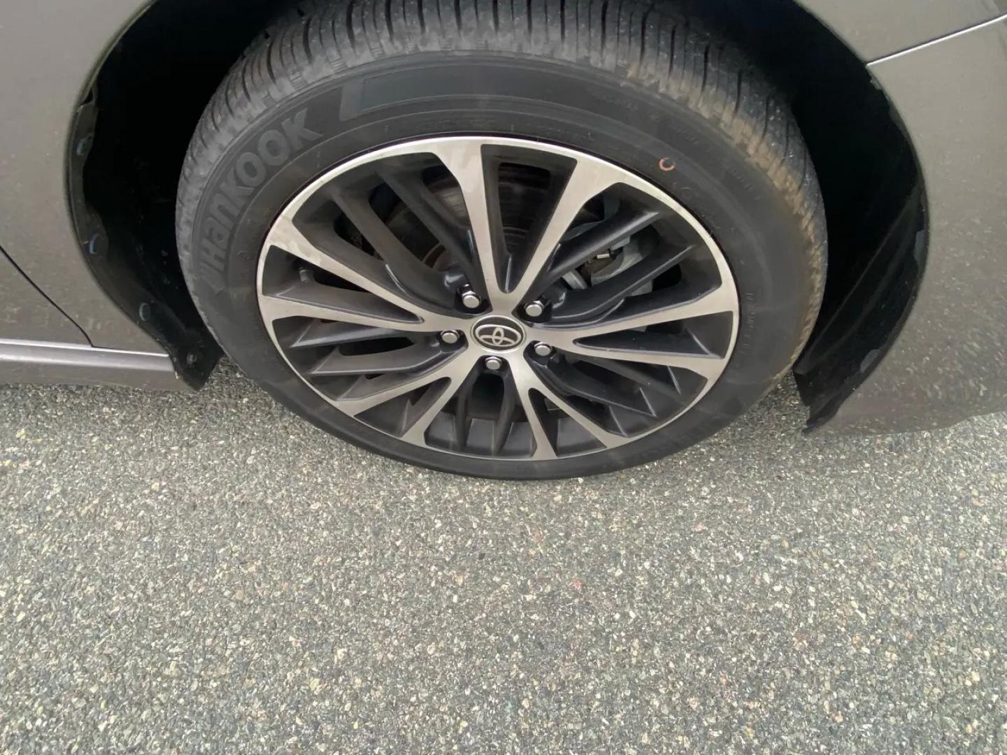 2020 bronze /Grey Toyota Camry SE (4T1G11AK3LU) with an 2.5L L4 DOHC 16V engine, 8A transmission, located at 215 Milton St, Dedham, MA, 02026, (781) 329-5144, 42.241905, -71.157295 - Get ready to cruise in style with this sleek Bronze 2020 Toyota Camry! This beauty not only offers a smooth ride but also prioritizes safety with features like Child Safety Door Locks and multiple airbags. Worried about theft? No need to fret, as this car comes equipped with Vehicle Anti-Theft techn - Photo#19