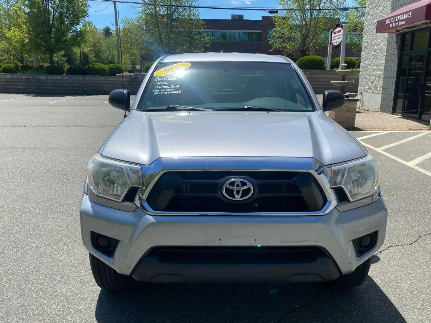 2014 Silver /Grey Toyota Tacoma Access Cab I4 5MT 4WD (5TFUX4EN1EX) with an 2.7L L4 DOHC 16V engine, Automatic transmission, located at 215 Milton St, Dedham, MA, 02026, (781) 329-5144, 42.241905, -71.157295 - Meet the silver 2014 Toyota Tacoma—a hardworking used truck that’s ready for weekday duty and weekend dirt. With a 2.7L 4-cylinder gasoline engine and an automatic transmission, it keeps things simple, dependable, and easy to drive, while its 4WD drivetrain is there when the pavement ends and th - Photo#5