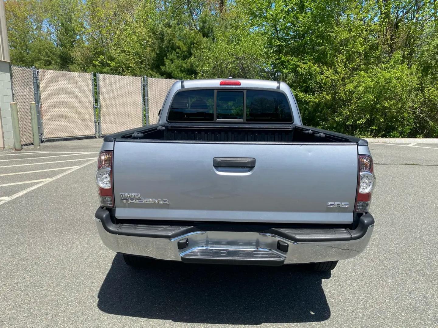 2014 Silver /Grey Toyota Tacoma Access Cab I4 5MT 4WD (5TFUX4EN1EX) with an 2.7L L4 DOHC 16V engine, Automatic transmission, located at 215 Milton St, Dedham, MA, 02026, (781) 329-5144, 42.241905, -71.157295 - Meet the silver 2014 Toyota Tacoma—a hardworking used truck that’s ready for weekday duty and weekend dirt. With a 2.7L 4-cylinder gasoline engine and an automatic transmission, it keeps things simple, dependable, and easy to drive, while its 4WD drivetrain is there when the pavement ends and th - Photo#6
