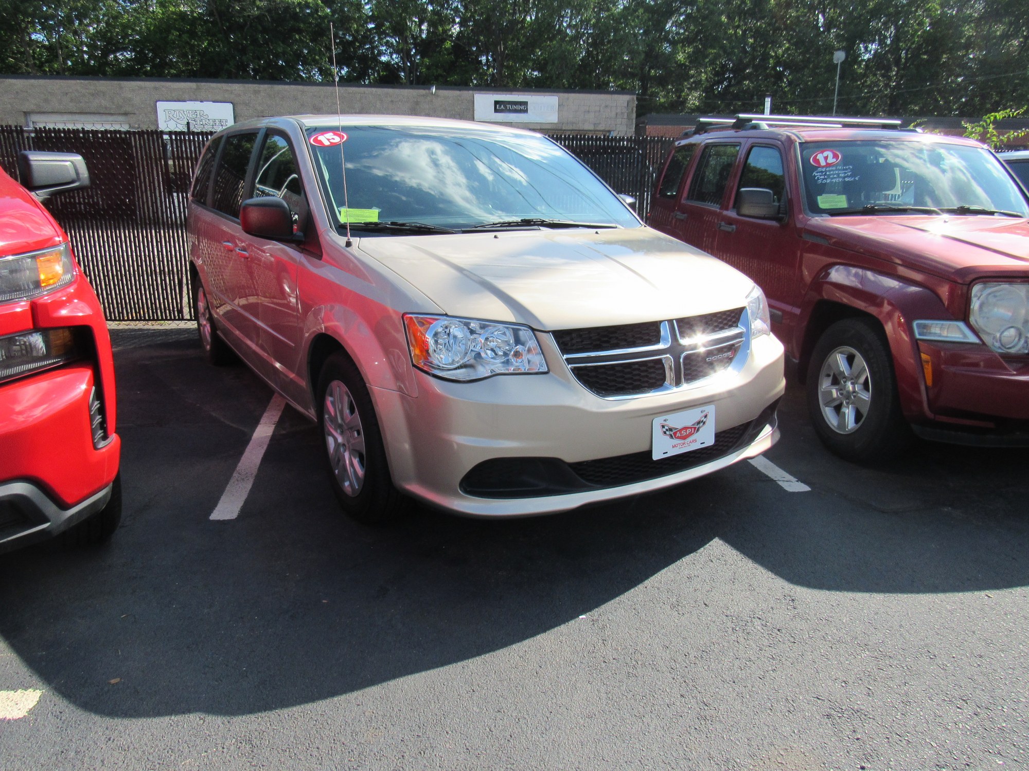 photo of 2015 Dodge Grand Caravan SE