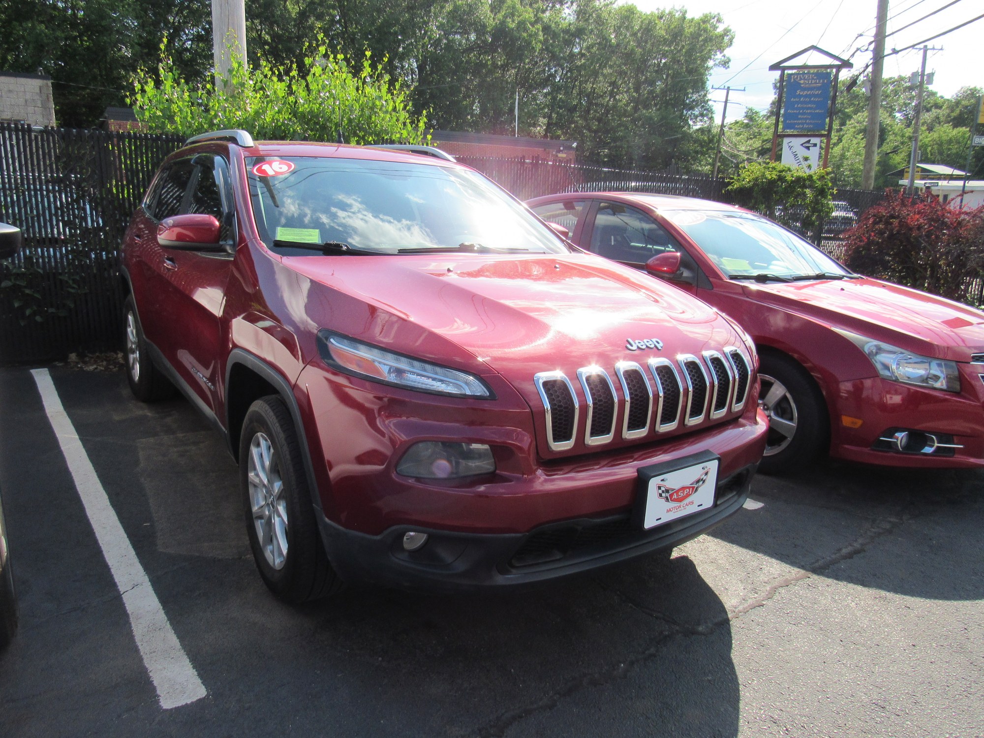 photo of 2016 Jeep Cherokee Latitude 4WD