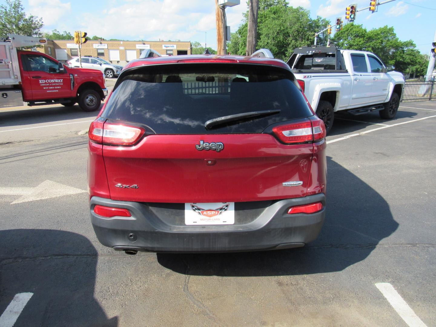 2016 red /Gray Jeep Cherokee Latitude 4WD (1C4PJMCB2GW) with an 2.4L L4 DOHC 16V engine, 9A transmission, located at 215 Milton St, Dedham, MA, 02026, (781) 329-5144, 42.241905, -71.157295 - This nice little SUV has low mileage. Runs great. All ASPI Motor Cars vehicles are fully servi9ce before they are delivered. Comes with a 3/3 warranty included in the price. Call for details. - Photo#5