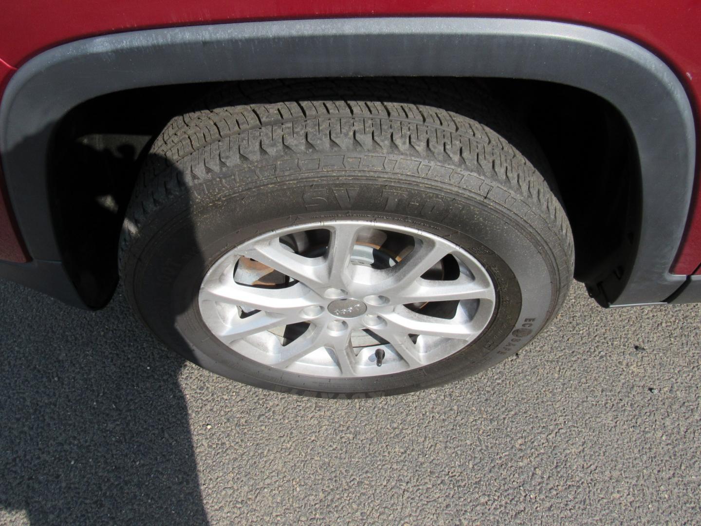 2016 red /Gray Jeep Cherokee Latitude 4WD (1C4PJMCB2GW) with an 2.4L L4 DOHC 16V engine, 9A transmission, located at 215 Milton St, Dedham, MA, 02026, (781) 329-5144, 42.241905, -71.157295 - This nice little SUV has low mileage. Runs great. All ASPI Motor Cars vehicles are fully servi9ce before they are delivered. Comes with a 3/3 warranty included in the price. Call for details. - Photo#10