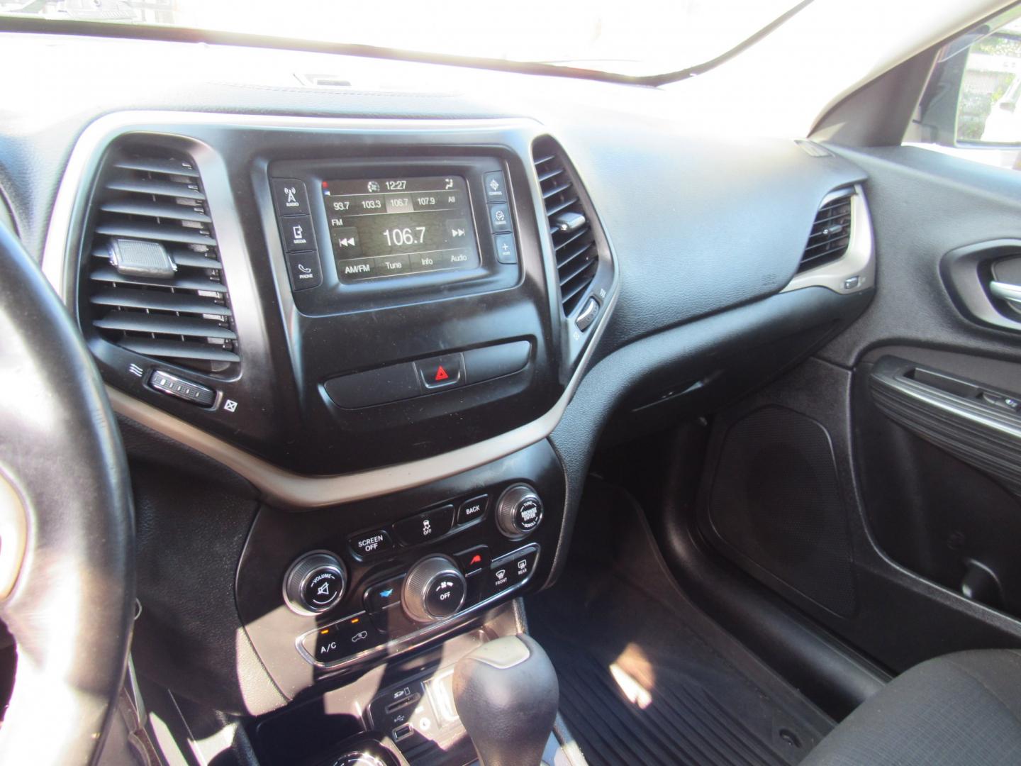 2016 red /Gray Jeep Cherokee Latitude 4WD (1C4PJMCB2GW) with an 2.4L L4 DOHC 16V engine, 9A transmission, located at 215 Milton St, Dedham, MA, 02026, (781) 329-5144, 42.241905, -71.157295 - This nice little SUV has low mileage. Runs great. All ASPI Motor Cars vehicles are fully servi9ce before they are delivered. Comes with a 3/3 warranty included in the price. Call for details. - Photo#17