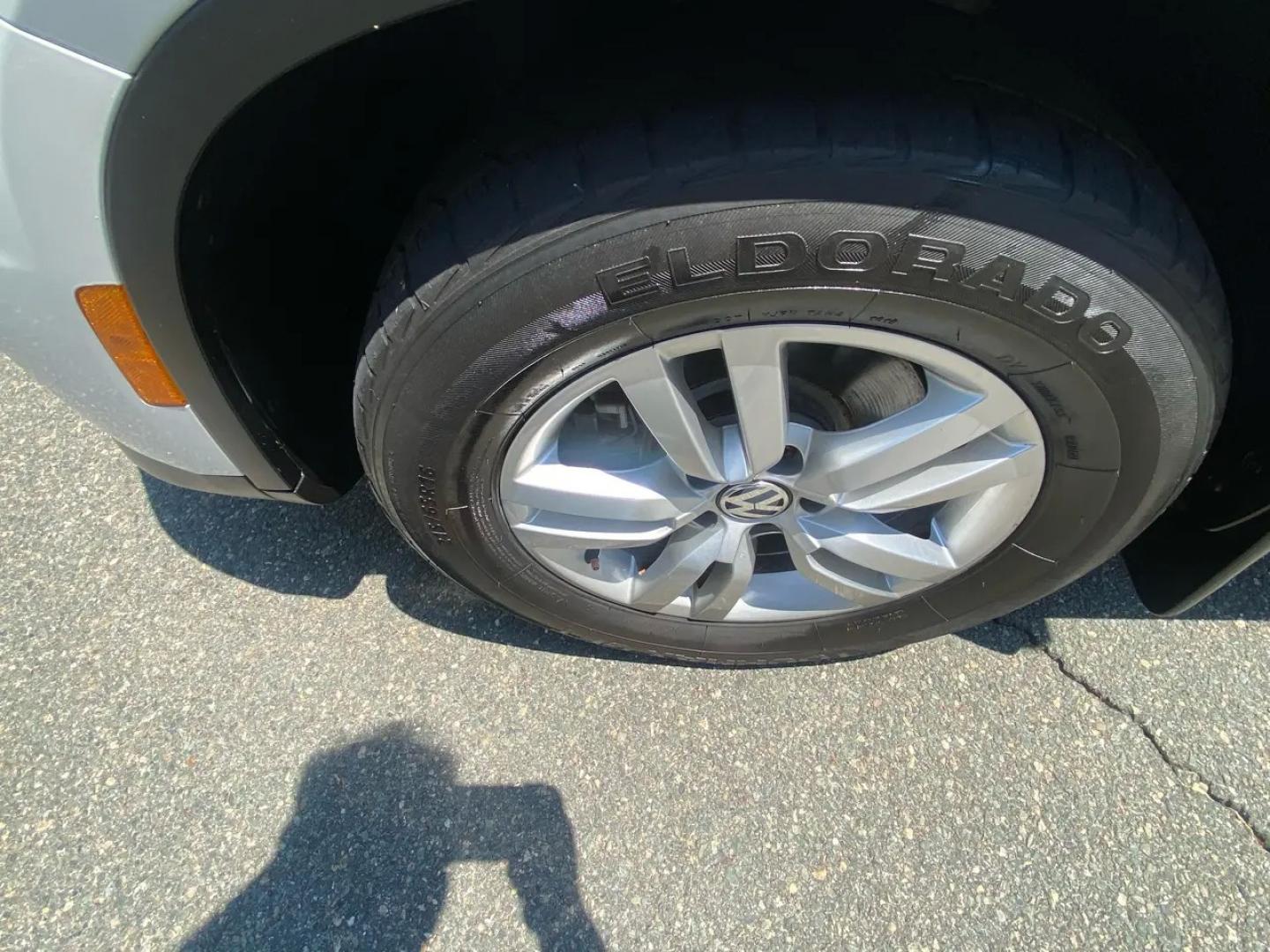 2016 White /Tan Volkswagen Tiguan SE 4Motion (WVGBV7AX5GW) with an 2.0L L4 DOHC 16V TURBO engine, 6A transmission, located at 215 Milton St, Dedham, MA, 02026, (781) 329-5144, 42.241905, -71.157295 - Hop into this sporty 2016 Volkswagen Tiguan and get ready for an adventure! With sleek white exterior and stylish alloy wheels, this car is sure to turn heads as you cruise down the road. You can rest easy knowing that safety is a top priority with features like ABS brakes, traction control, and mul- Photo#18
