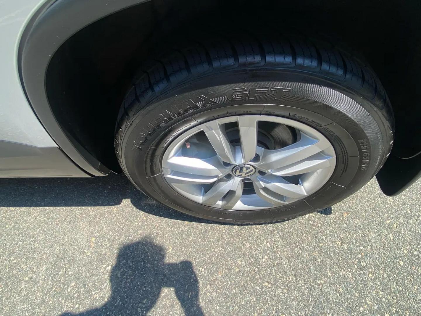 2016 White /Tan Volkswagen Tiguan SE 4Motion (WVGBV7AX5GW) with an 2.0L L4 DOHC 16V TURBO engine, 6A transmission, located at 215 Milton St, Dedham, MA, 02026, (781) 329-5144, 42.241905, -71.157295 - Hop into this sporty 2016 Volkswagen Tiguan and get ready for an adventure! With sleek white exterior and stylish alloy wheels, this car is sure to turn heads as you cruise down the road. You can rest easy knowing that safety is a top priority with features like ABS brakes, traction control, and mul- Photo#21