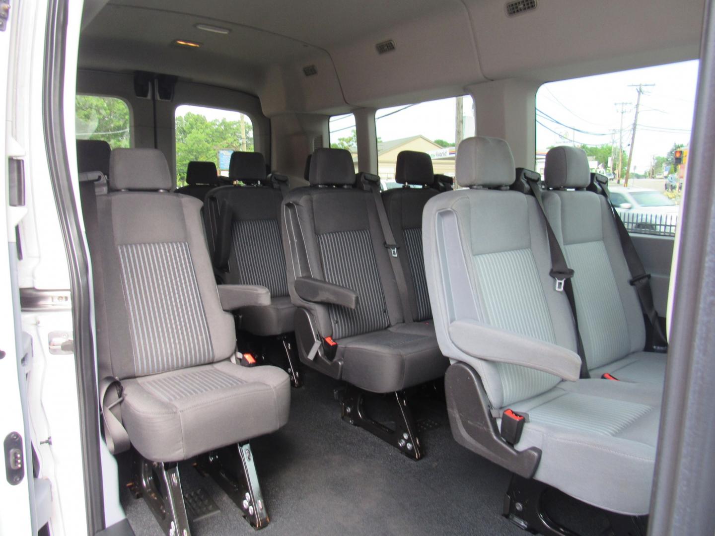 2018 Ford Transit Wagon XLT - Photo 15