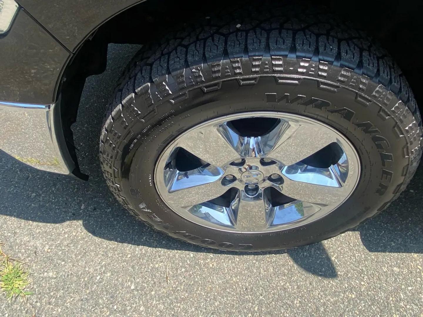 2017 Gray /Grey RAM 1500 SLT Quad Cab 4WD (1C6RR7GTXHS) with an 5.7L V8 OHV 16V engine, 8A transmission, located at 215 Milton St, Dedham, MA, 02026, (781) 329-5144, 42.241905, -71.157295 - This sleek Gray 2017 RAM 1500 is not just a truck - it's a powerhouse of fun waiting to hit the road with you! Equipped with everything you need for a smooth drive, from the ABS Brakes to the Vehicle Stability Control System, this truck ensures safety is always a top priority. Its stylish Alloy Whee- Photo#20