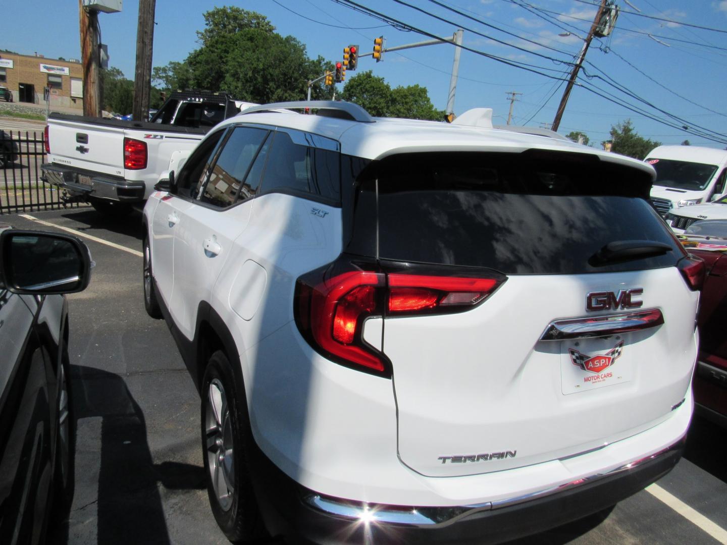 2019 White /BLACK GMC Terrain SLT AWD (3GKALVEV0KL) with an 1.4L L4 DOHC 16V TURBO engine, 6A transmission, located at 215 Milton St, Dedham, MA, 02026, (781) 329-5144, 42.241905, -71.157295 - This nice low mileage SUV is in excellent condition. Runs like new. Comes with a 3/3 warranty included in the price. Call for details. All ASPI Motor Cras vehicles are fully serviced before they are delivered to assure the highest quality used vehicles.- Photo#4