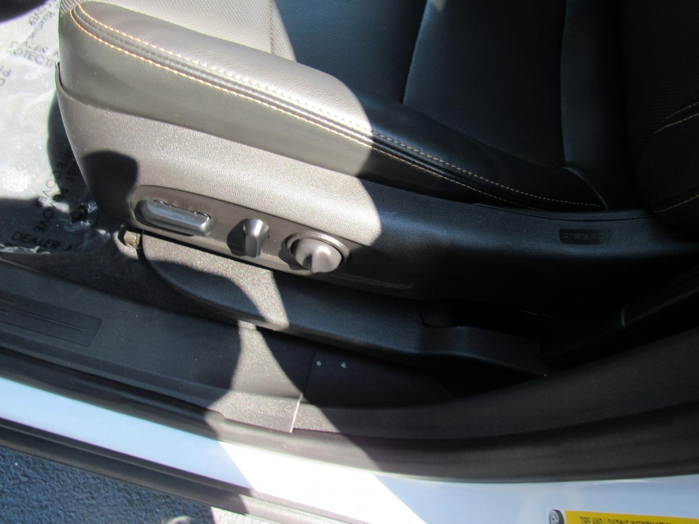 2019 White /BLACK GMC Terrain SLT AWD (3GKALVEV0KL) with an 1.4L L4 DOHC 16V TURBO engine, 6A transmission, located at 215 Milton St, Dedham, MA, 02026, (781) 329-5144, 42.241905, -71.157295 - This nice low mileage SUV is in excellent condition. Runs like new. Comes with a 3/3 warranty included in the price. Call for details. All ASPI Motor Cras vehicles are fully serviced before they are delivered to assure the highest quality used vehicles.- Photo#16