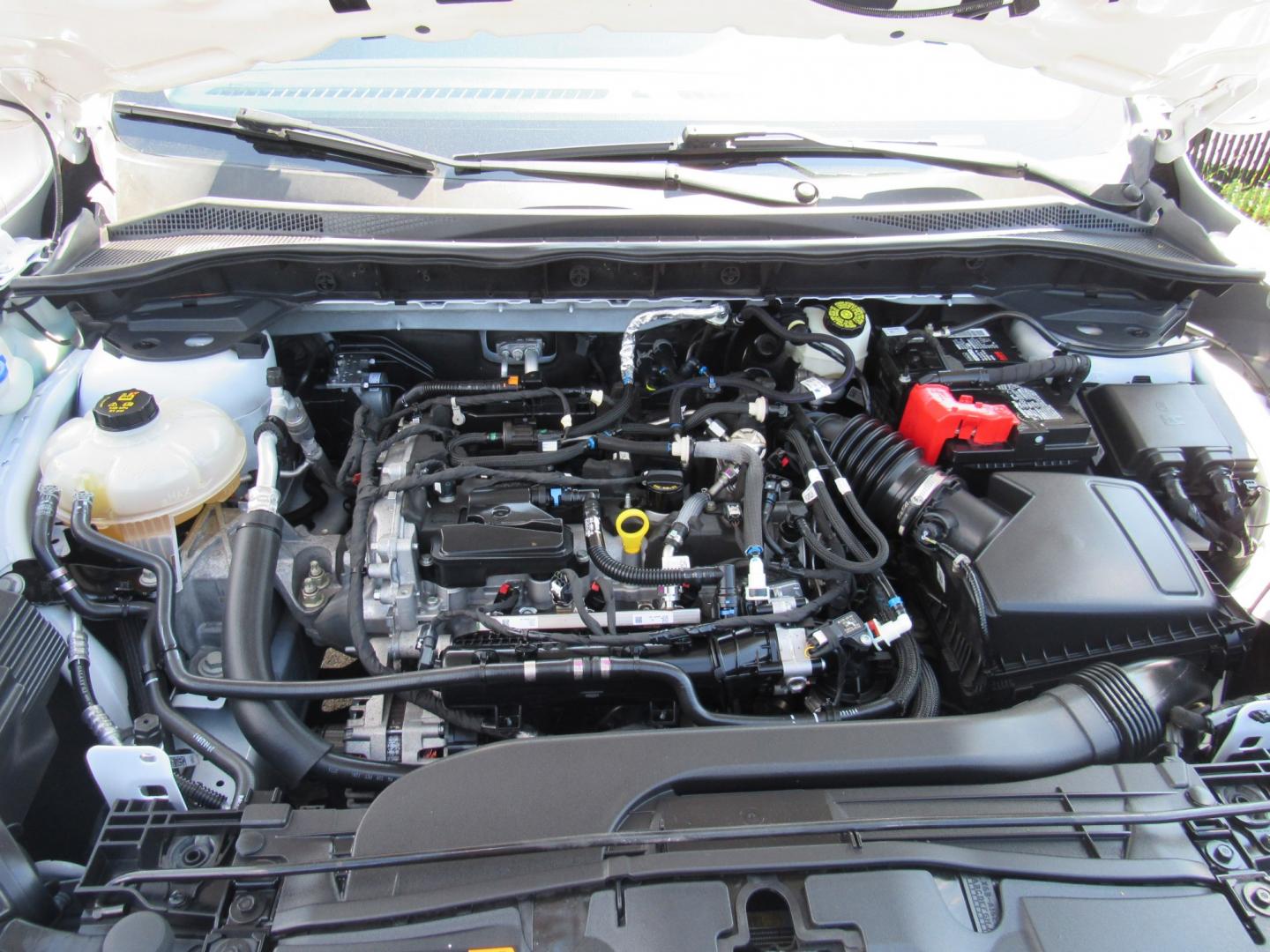 2022 White /Gray Ford Escape S (1FMCU0F65NU) with an 1.5L L3 engine, 6A transmission, located at 215 Milton St, Dedham, MA, 02026, (781) 329-5144, 42.241905, -71.157295 - This nice SUV is in excellent condition. Runs like new. Comes with a 3/3 warranty included in the price. Call for details. All ASPI Motor Cras vehicles are fully serviced before they are delivered to assure the highest quality used vehicles.- Photo#21