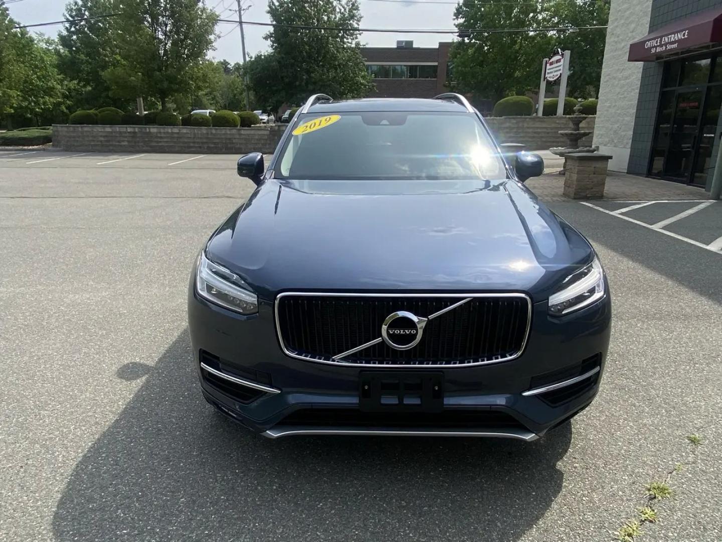 2019 Blue /Black Volvo XC90 T5 Momentum (YV4102PK5K1) with an 2.0L L4 DOHC 16V engine, 8A transmission, located at 215 Milton St, Dedham, MA, 02026, (781) 329-5144, 42.241905, -71.157295 - Zoom through the streets in style and safety with this sleek and sophisticated Blue 2019 Volvo XC90. With its state-of-the-art technology and top-notch engineering, this beauty is sure to turn heads wherever you go. Equipped with all the bells and whistles you could ask for, this XC90 ensures a smoo- Photo#7