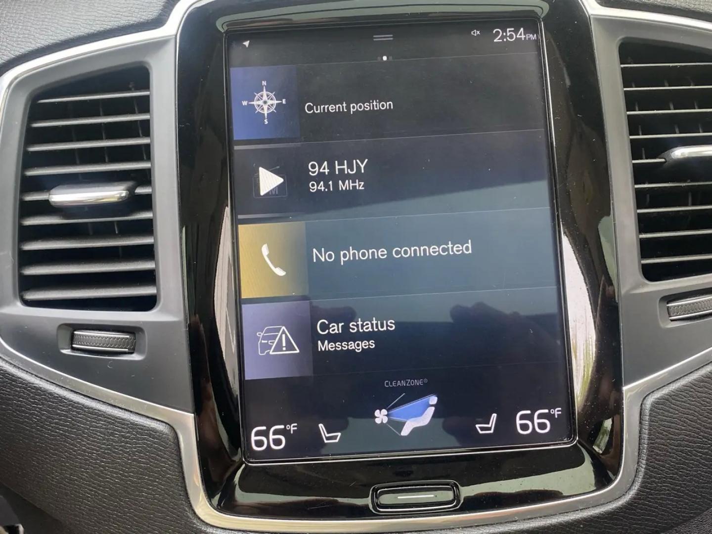 2019 Blue /Black Volvo XC90 T5 Momentum (YV4102PK5K1) with an 2.0L L4 DOHC 16V engine, 8A transmission, located at 215 Milton St, Dedham, MA, 02026, (781) 329-5144, 42.241905, -71.157295 - Zoom through the streets in style and safety with this sleek and sophisticated Blue 2019 Volvo XC90. With its state-of-the-art technology and top-notch engineering, this beauty is sure to turn heads wherever you go. Equipped with all the bells and whistles you could ask for, this XC90 ensures a smoo- Photo#15