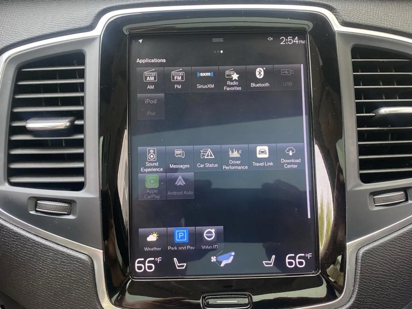 2019 Blue /Black Volvo XC90 T5 Momentum (YV4102PK5K1) with an 2.0L L4 DOHC 16V engine, 8A transmission, located at 215 Milton St, Dedham, MA, 02026, (781) 329-5144, 42.241905, -71.157295 - Zoom through the streets in style and safety with this sleek and sophisticated Blue 2019 Volvo XC90. With its state-of-the-art technology and top-notch engineering, this beauty is sure to turn heads wherever you go. Equipped with all the bells and whistles you could ask for, this XC90 ensures a smoo- Photo#16
