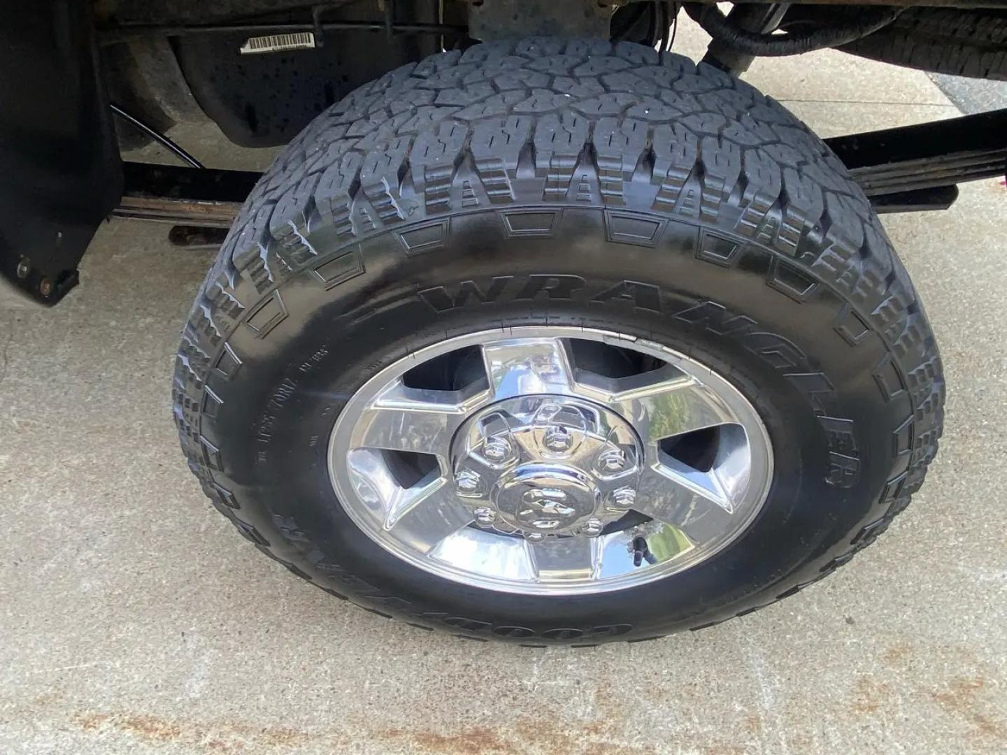 2013 Bronz /Grey RAM 2500 SLT Crew Cab SWB 4WD (3C6TR5DT8DG) with an 5.7L V8 OHV 16V engine, 6A transmission, located at 215 Milton St, Dedham, MA, 02026, (781) 329-5144, 42.241905, -71.157295 - This Bronze 2013 RAM 2500 is the kind of truck that looks ready for work even when it’s headed out for the weekend. Under the hood, the 5.7L gasoline V8 brings the muscle, while 4WD and a confident mix of traction control, ABS, and stability control help keep things planted when the road (or jobsi- Photo#16