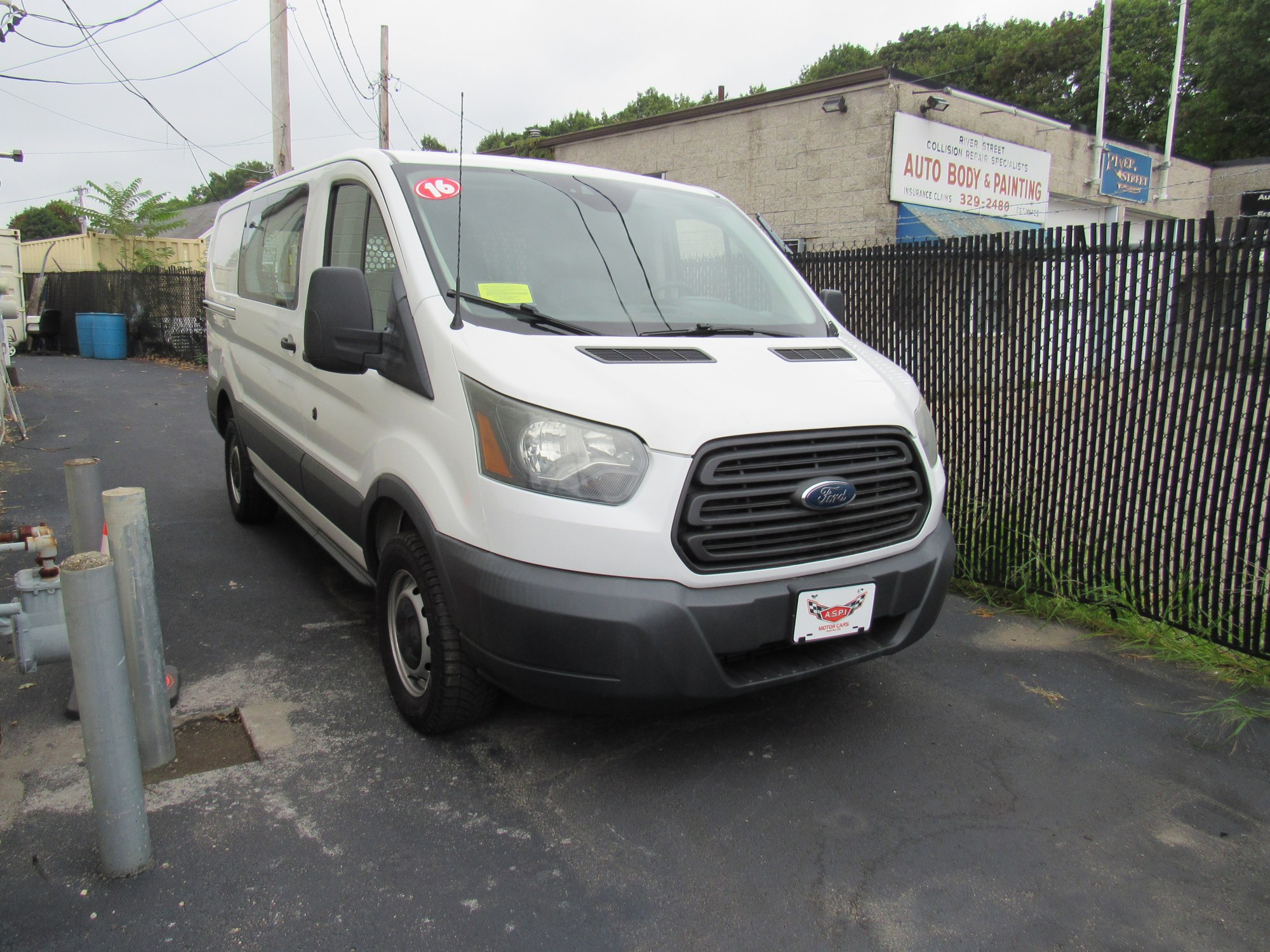 photo of 2016 Ford Transit 250 Van Low Roof w/Sliding Pass. 130-in. WB