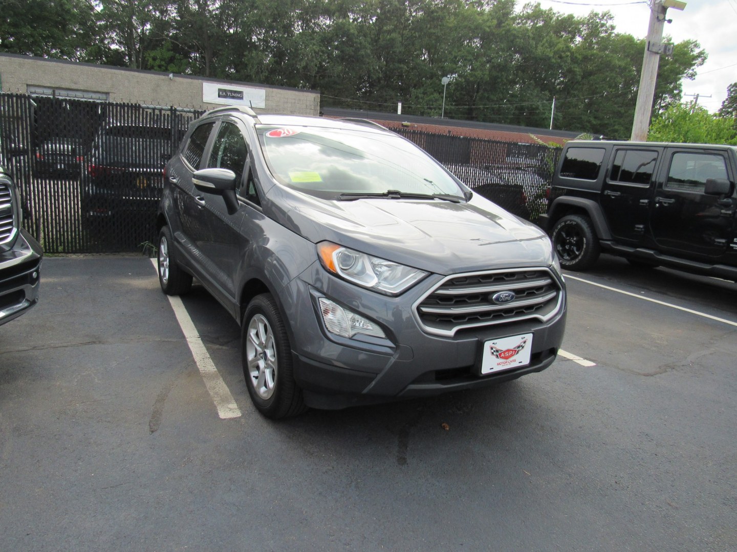 2020 Gray /Gray Ford EcoSport SE AWD (MAJ6S3GL2LC) with an 2.0L L4 DOHC 16V engine, 6A transmission, located at 215 Milton St, Dedham, MA, 02026, (781) 329-5144, 42.241905, -71.157295 - This little compact has low mileage. Runs like new. Great on gas. All ASPI Motor Cars vehicles are fully serviced before they are delivered to assure the highest quality used vehicles. Comes with a 3/3 warranty included in the price. Call for details.- Photo#0