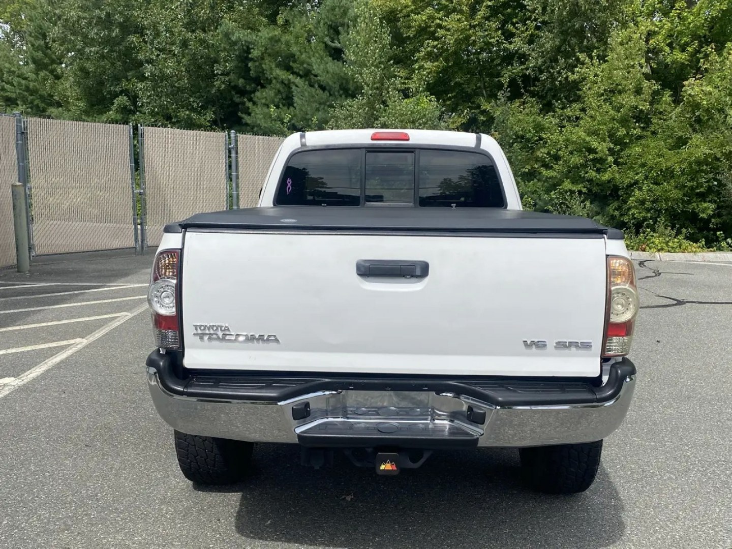 2011 White /Tan Toyota Tacoma Access Cab V6 4WD (5TFUU4EN8BX) with an 4.0L V6 DOHC 24V engine, 5M transmission, located at 215 Milton St, Dedham, MA, 02026, (781) 329-5144, 42.241905, -71.157295 - Get ready to hit the road in this rugged and reliable 2011 Toyota Tacoma! This white beauty is equipped with all the essentials to make your driving experience smooth and secure. From the powerful anti-lock braking system to the stability control system, you can drive with confidence knowing that yo- Photo#8